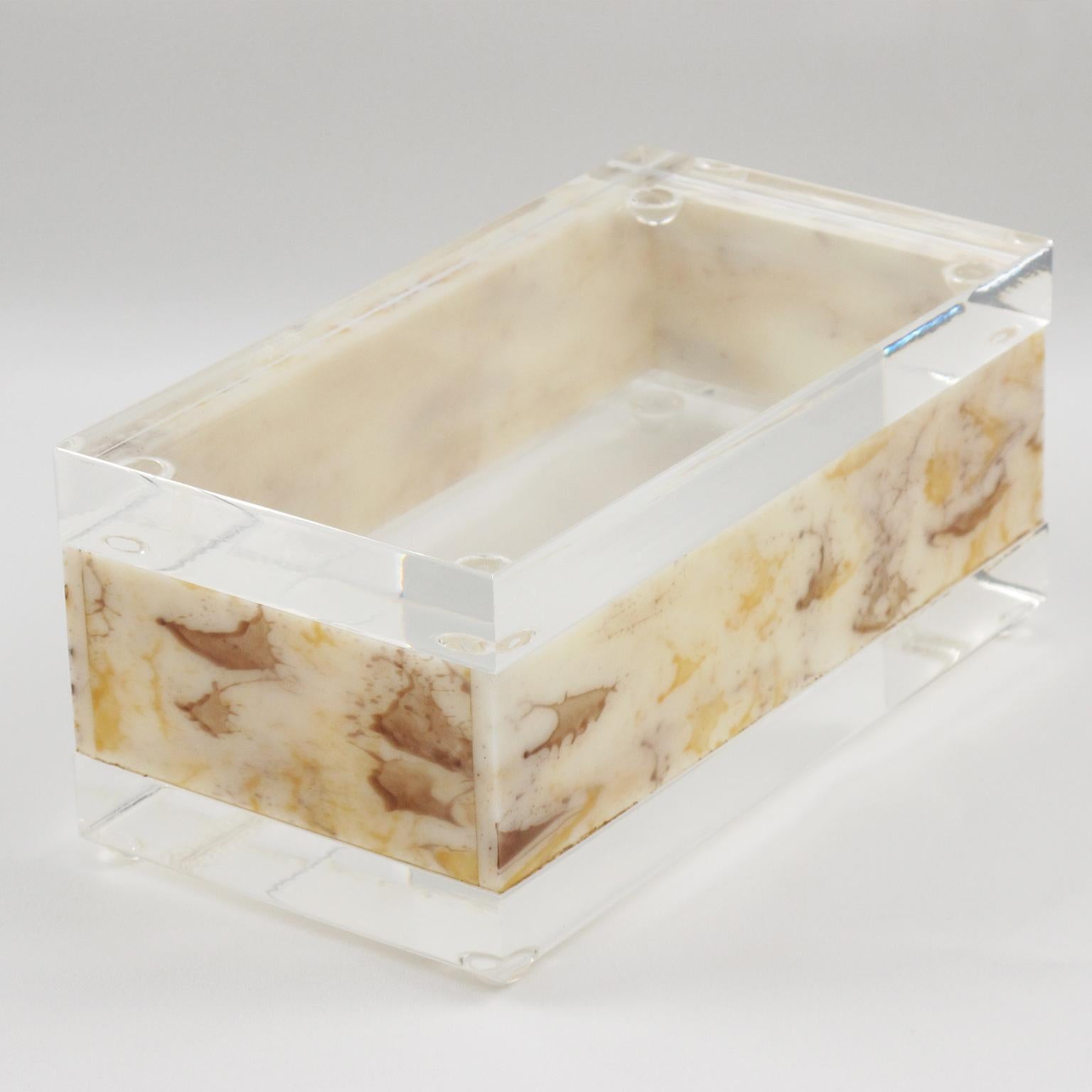 Caja rectangular grande de lucita con aspecto de mármol, años 70 Acrílico en venta