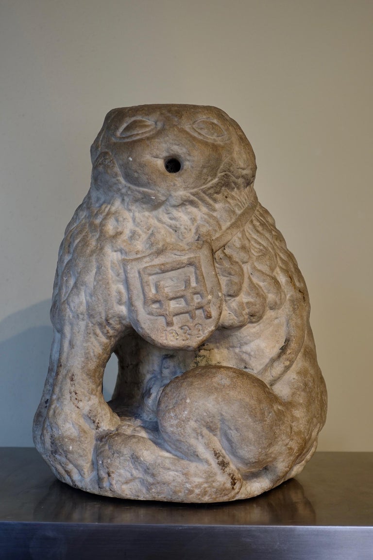 Marble Lion, Périgord, 17th Century For Sale at 1stDibs
