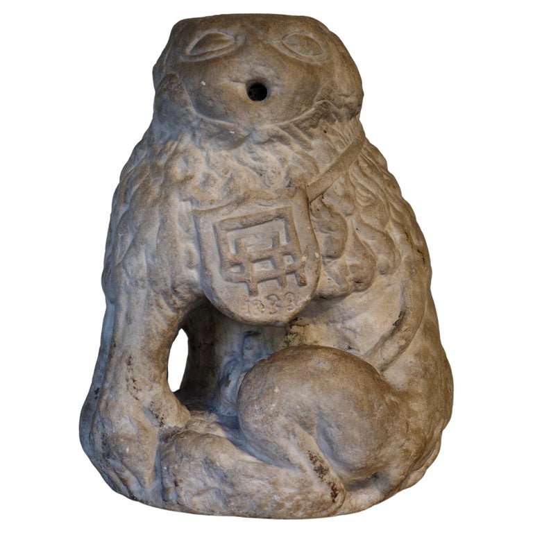 Marble Lion, Périgord, 17th Century For Sale at 1stDibs