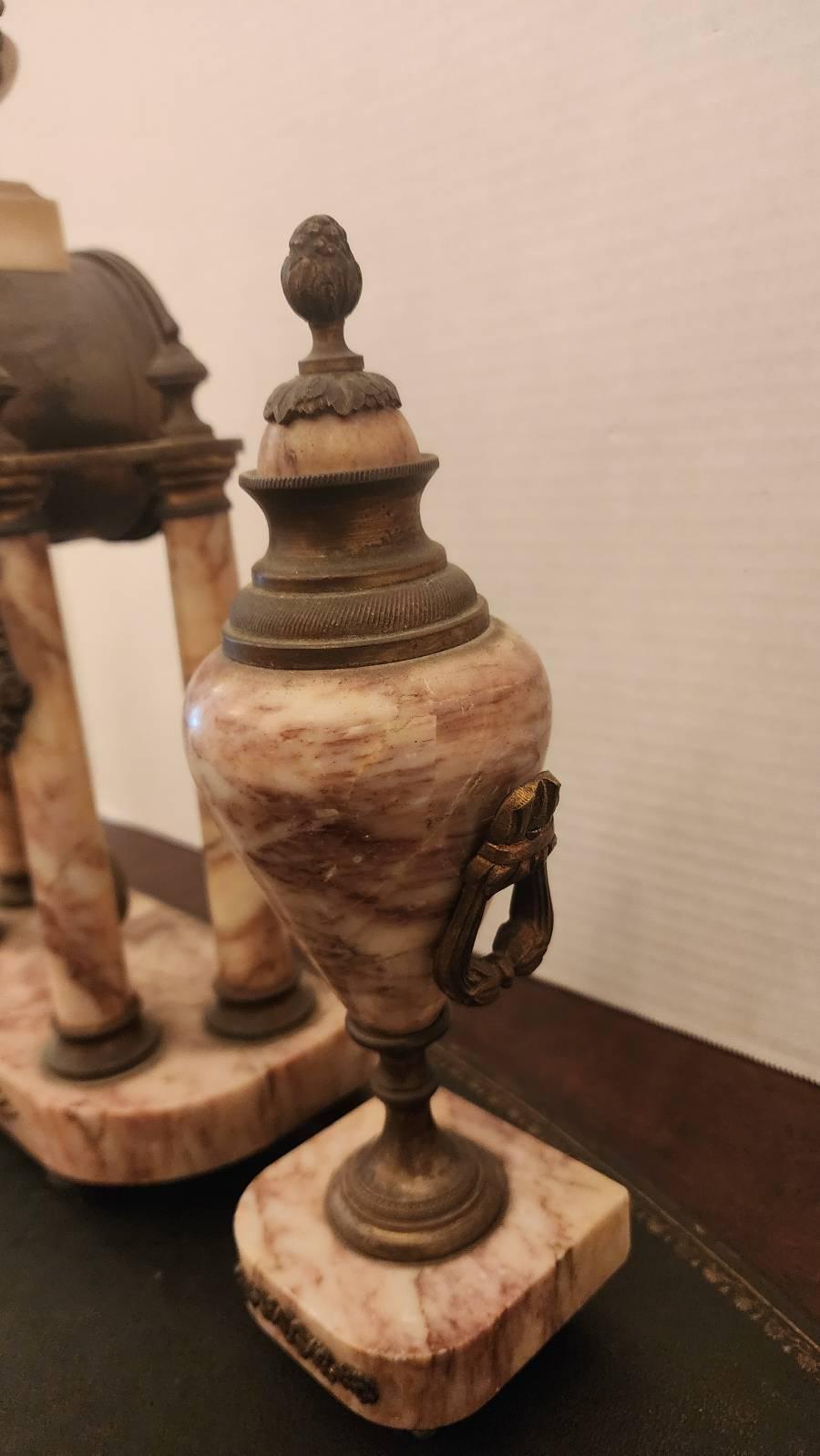 Marble Mantel Clock with matching Urns For Sale 2