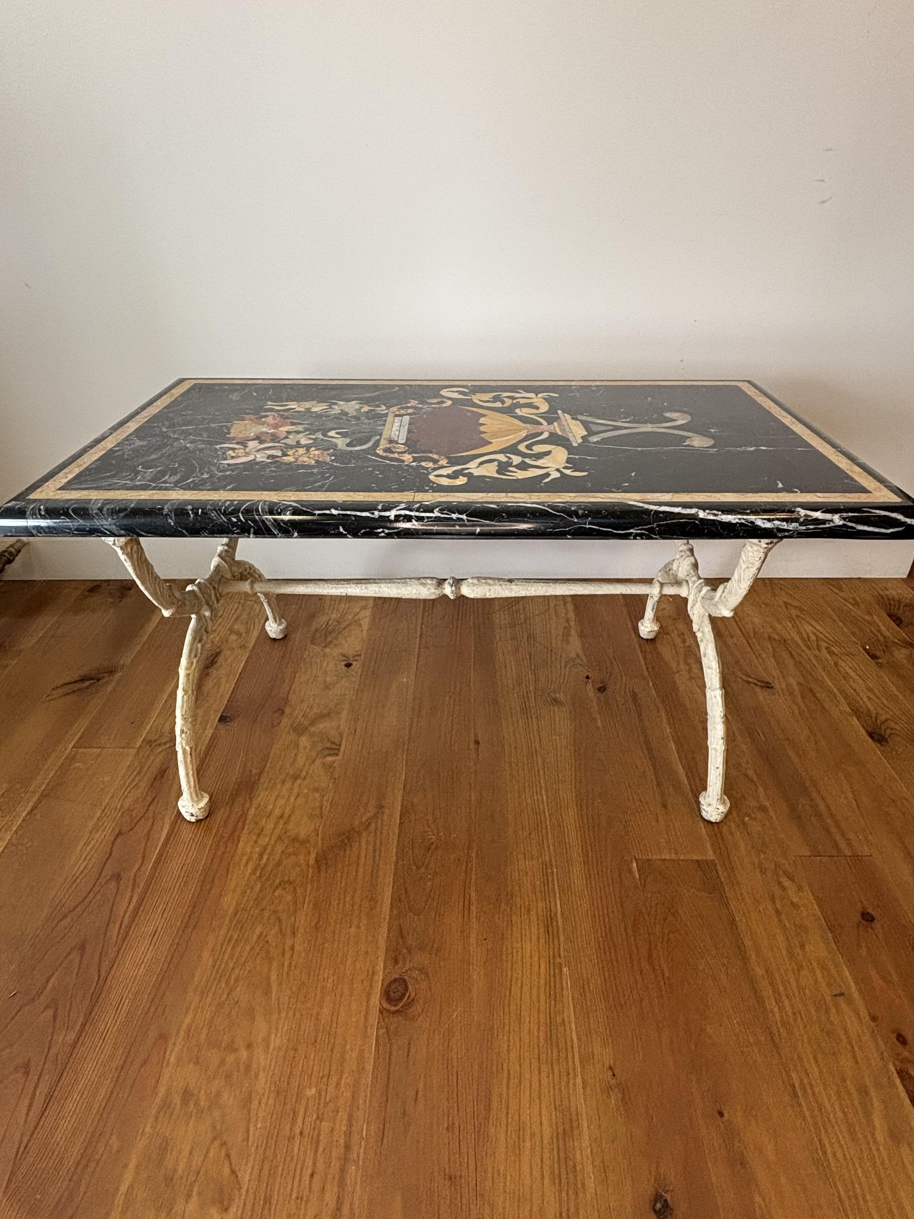 Marble Marquetry Coffee Table, Cream Patina Cast Iron Base, 20th Century, Italy In Good Condition In RUEIL-MALMAISON, FR