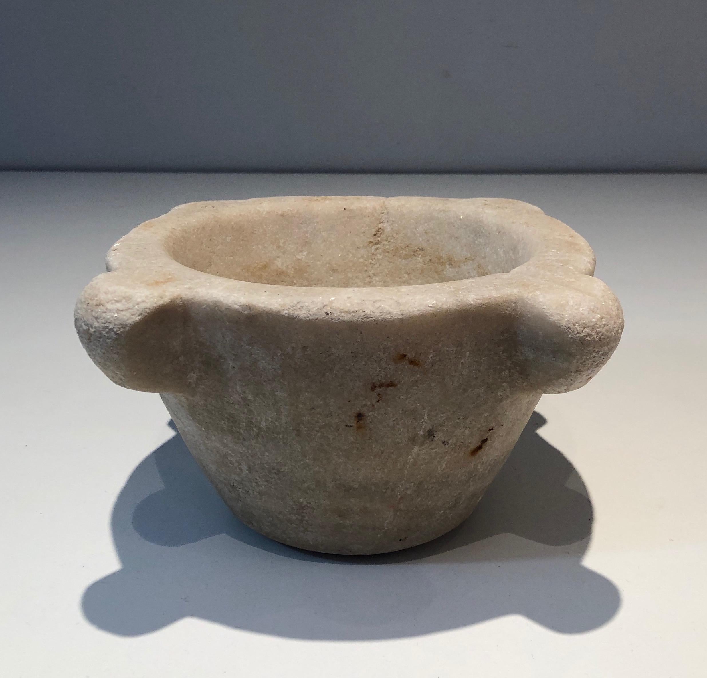 Marble Mortar from 18th Century In Good Condition For Sale In Marcq-en-Barœul, Hauts-de-France