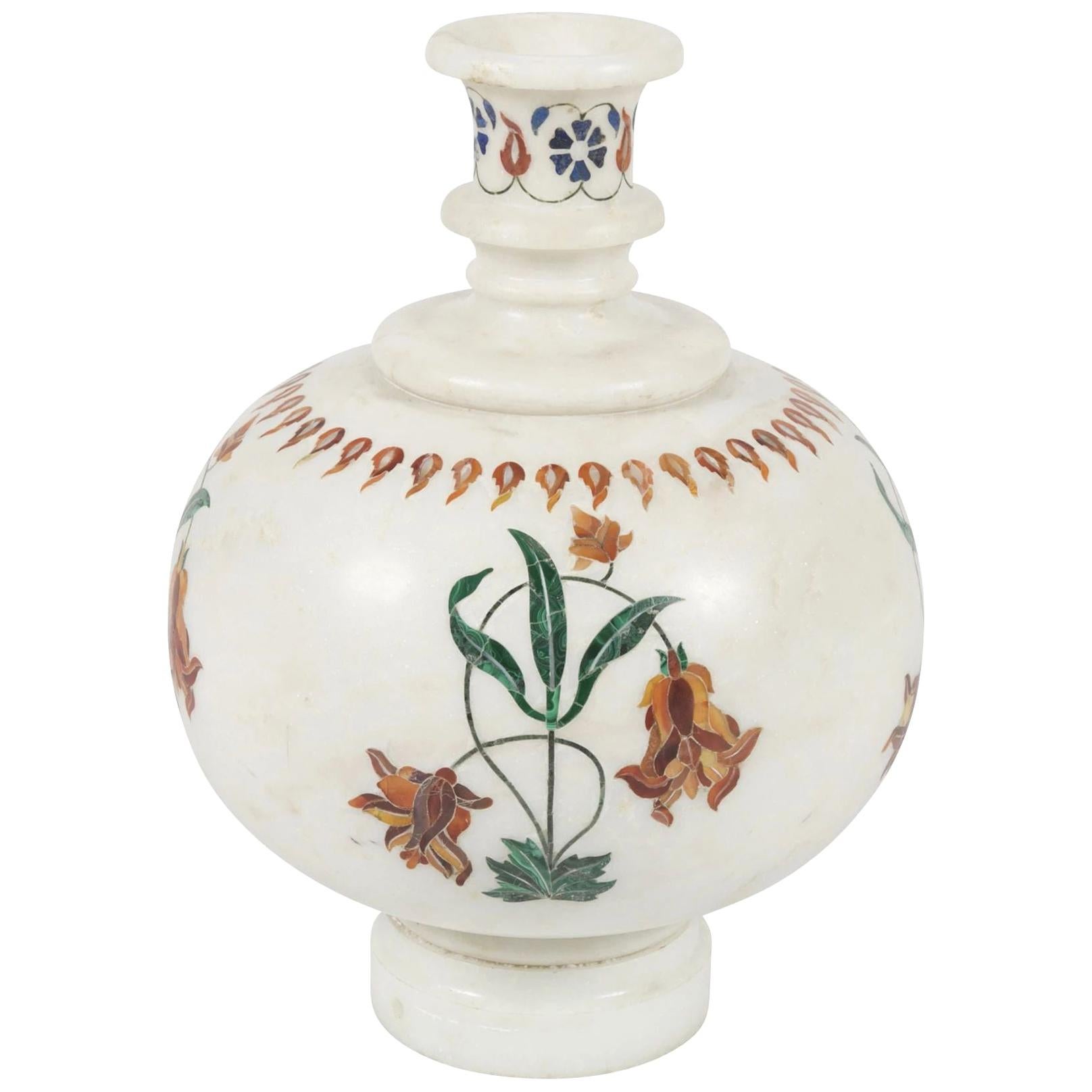 Vaso di marmo in stile Mughal con intarsio in marmo bianco di Stephanie Odegard in vendita