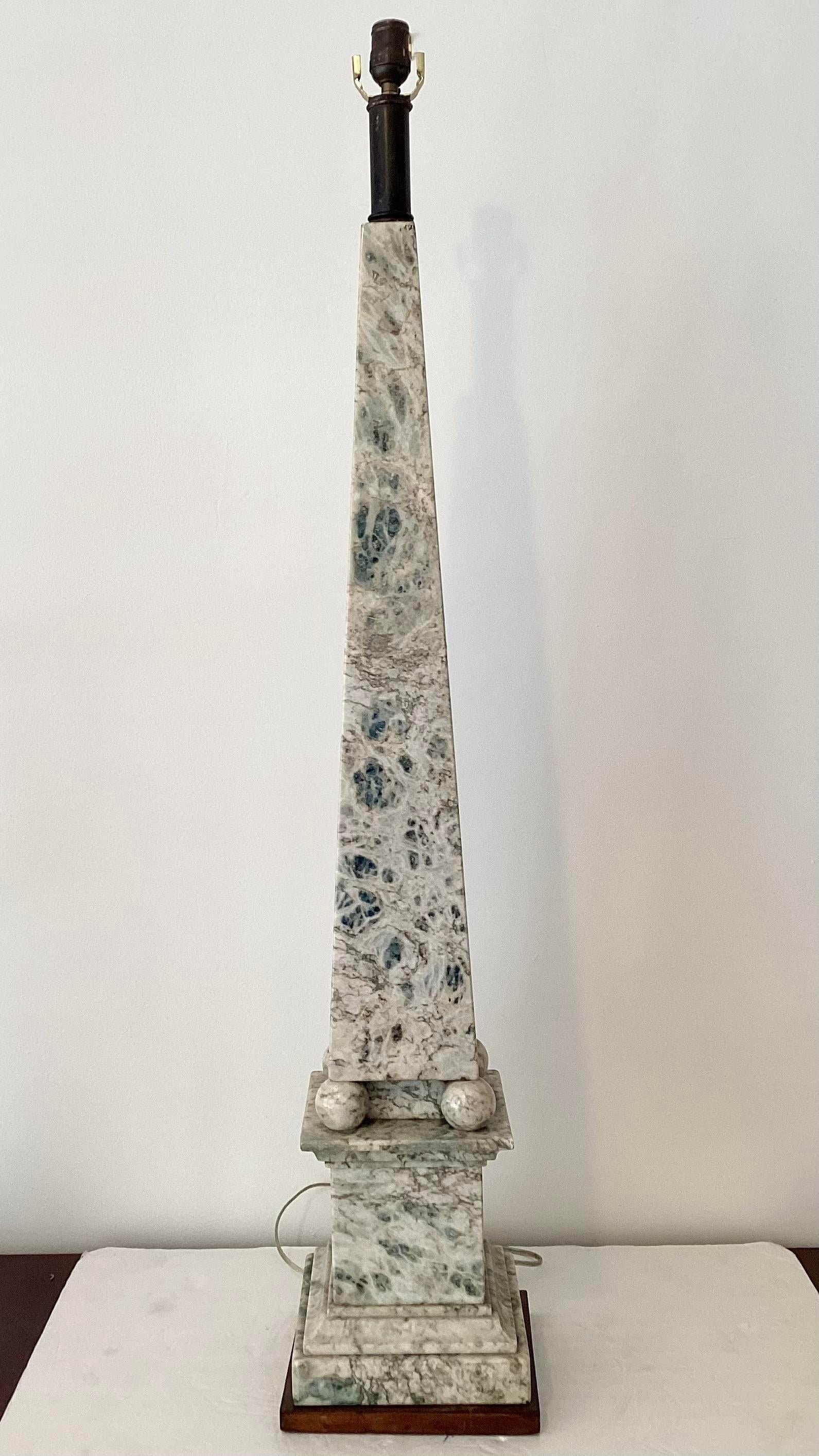 Marble Obelisk Table Lamp In Good Condition In Los Angeles, CA