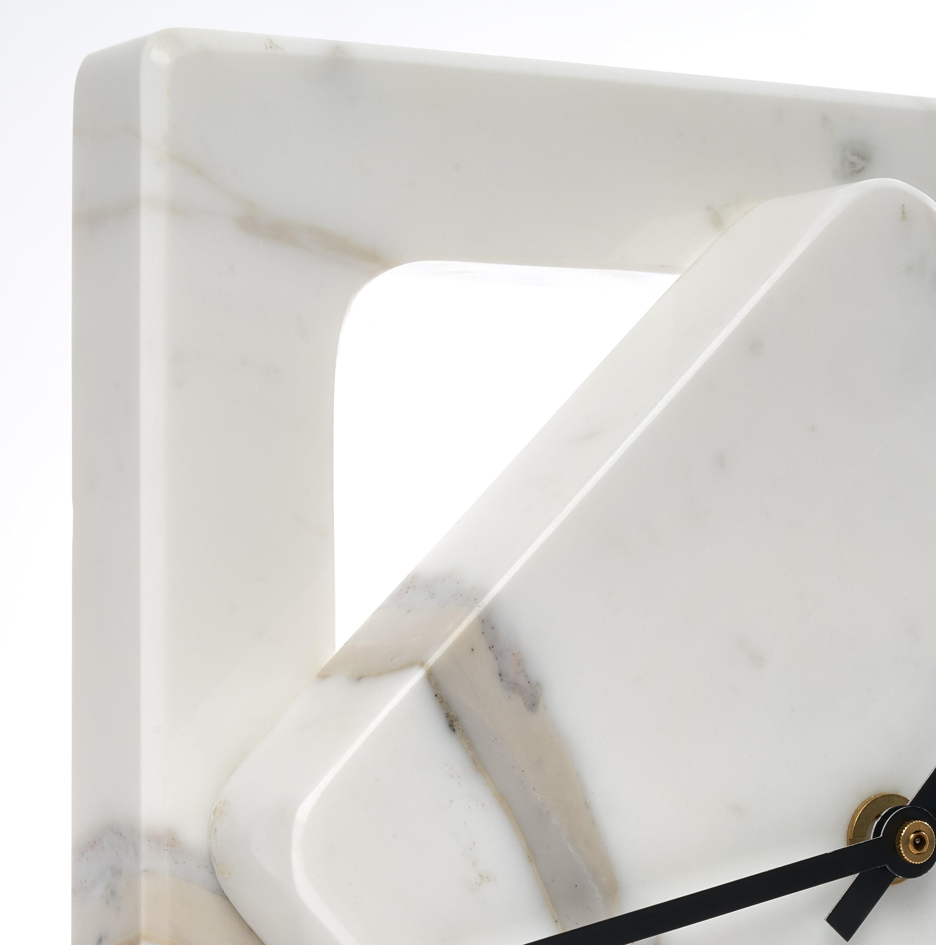 Ein-Schliff-Tisch-Uhr aus Marmor, Moreno Ratti (Moderne) im Angebot