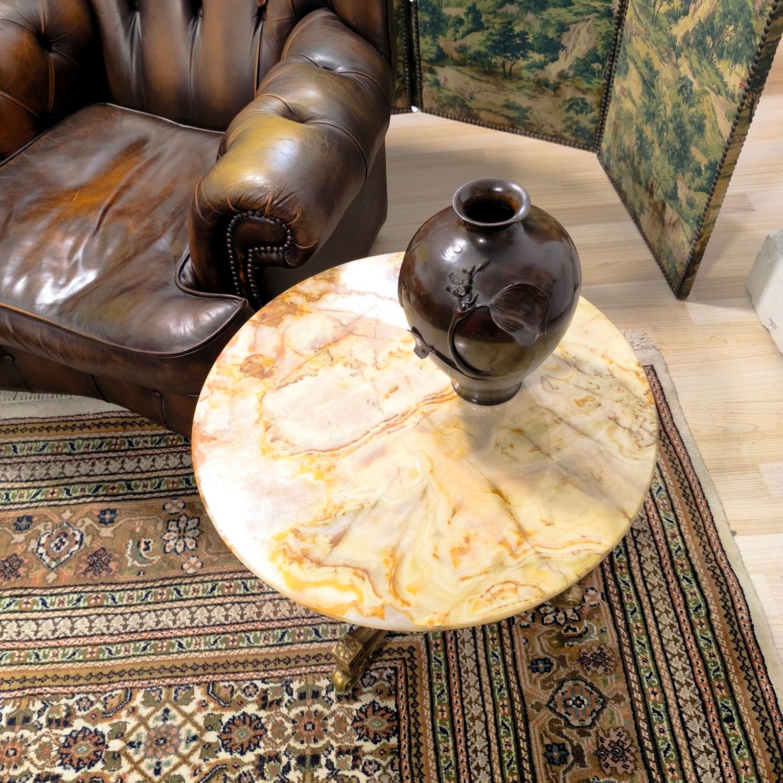 Dessus en marbre-onyx sur un pied de Gueridon en bronze de style néoclassique Excellent état - En vente à Bochum, NRW