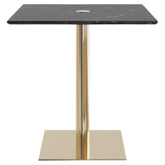 Table carrée d'extérieur avec structure métallique et plateau de salle à manger en marbre