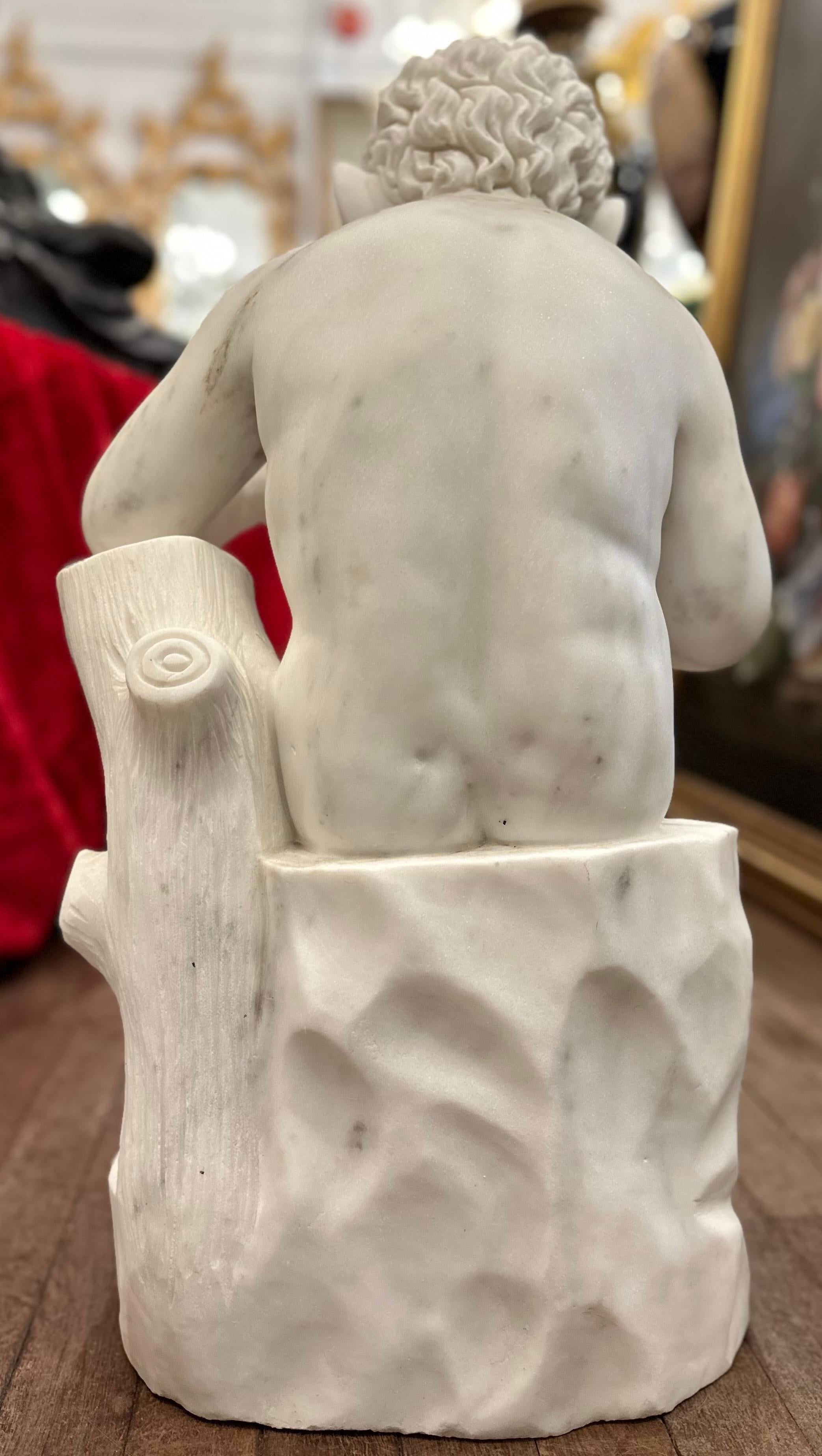 Neoclassico Padella di marmo con flauto in vendita