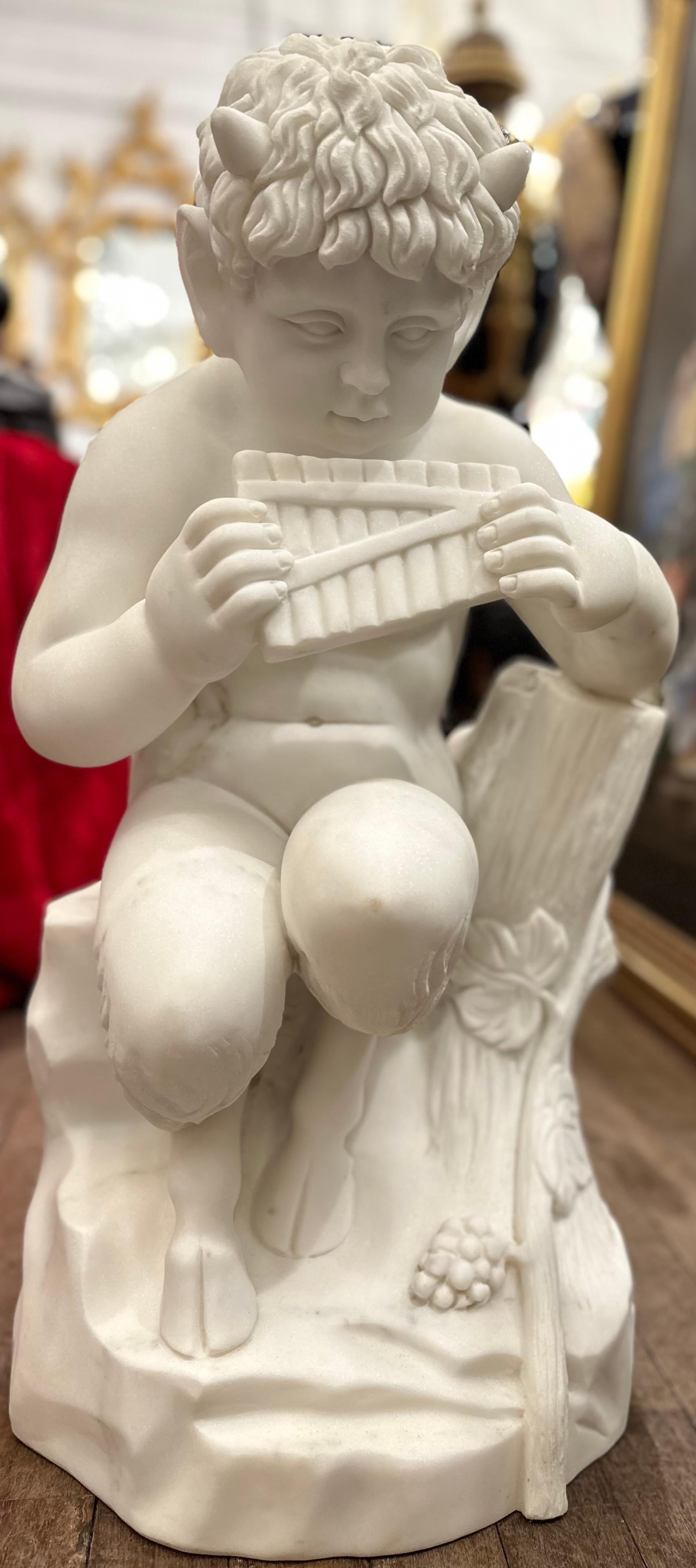 20th Century Marble Pan With Flute For Sale