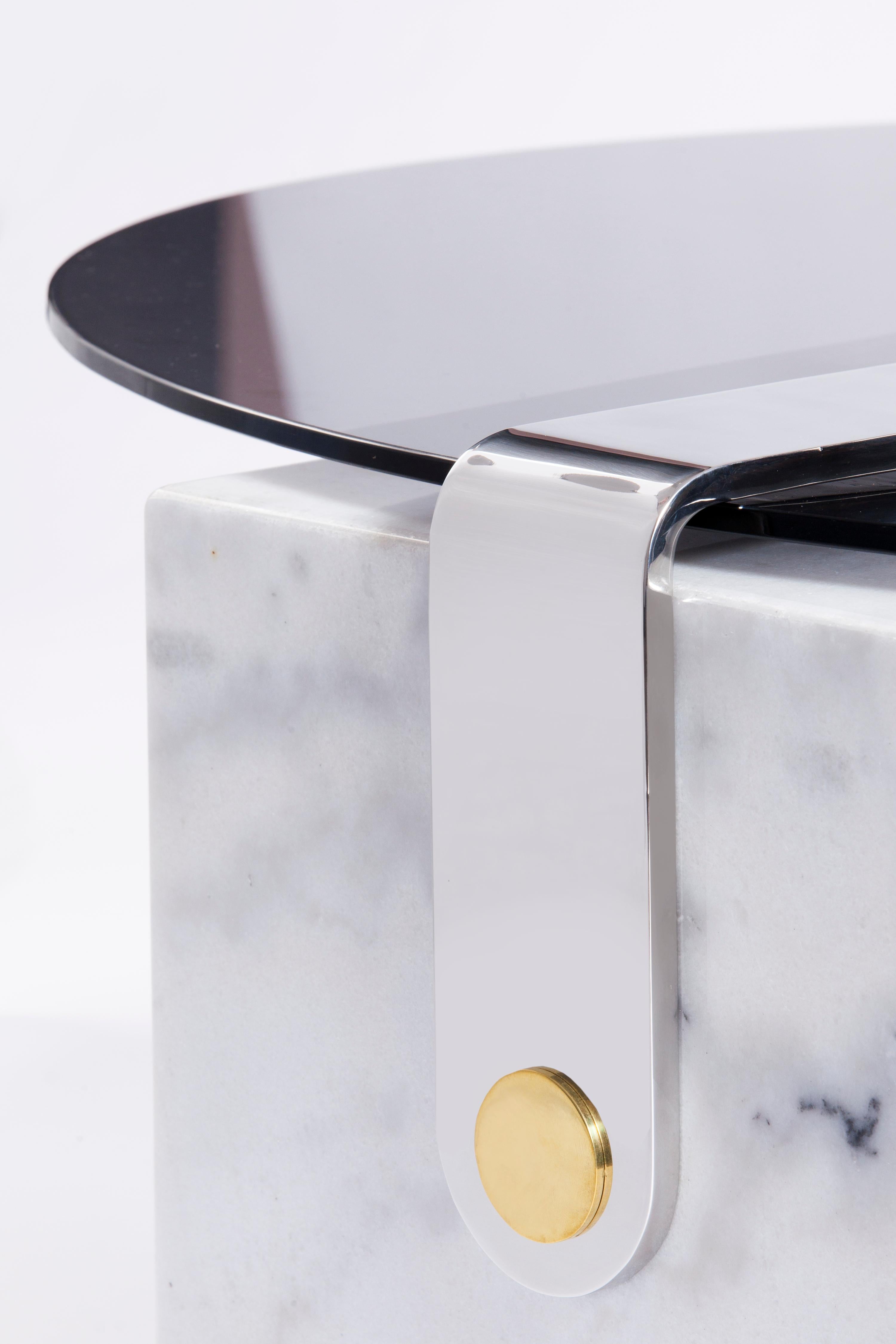Sud-africain Table basse ronde en patch de marbre par Egg Designs en vente