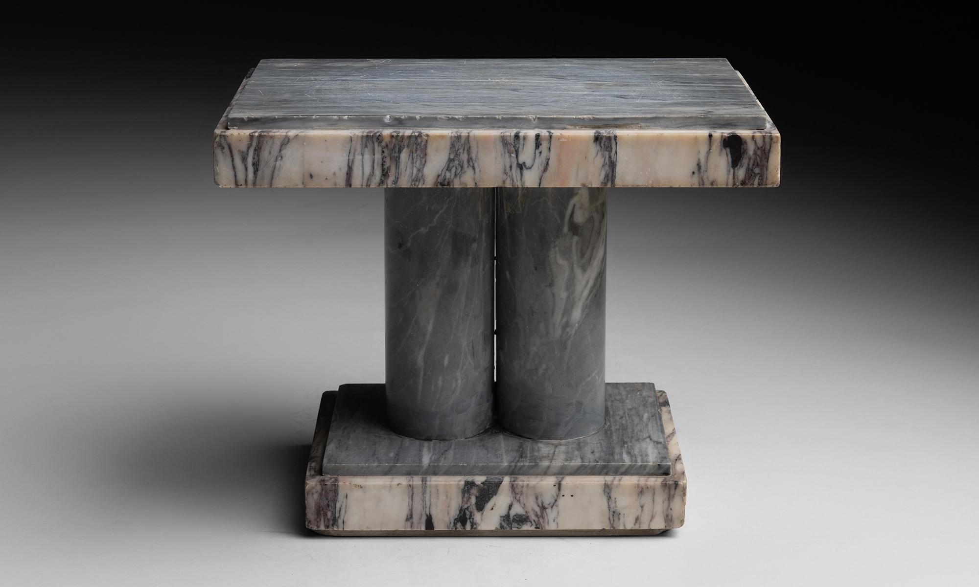 The Pedestal aus Marmor, um 1950 (Moderne) im Angebot