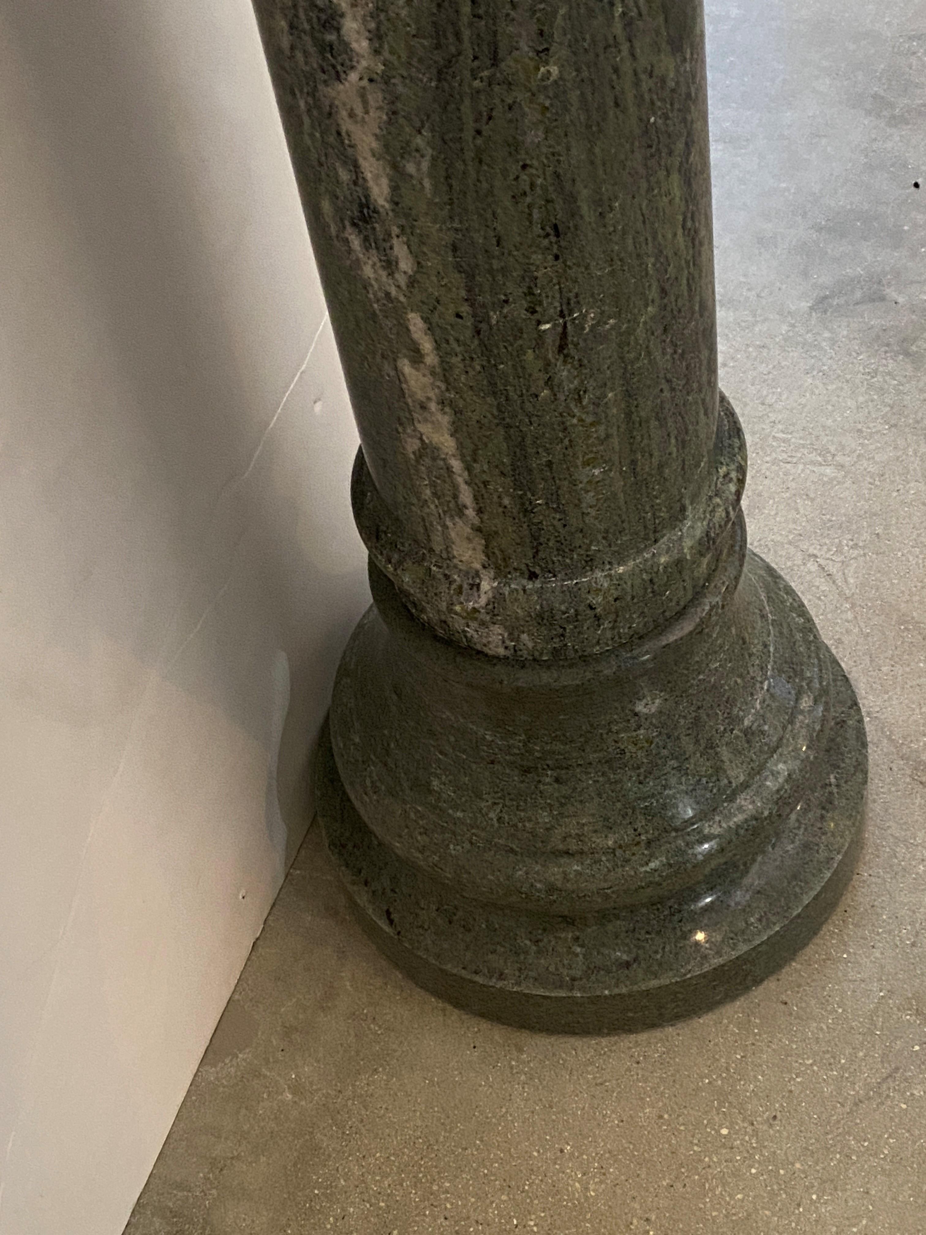 Neoclassical Marble Pedestal in Green Marble For Sale