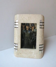 Marco de mármol, hacia la década de 1980