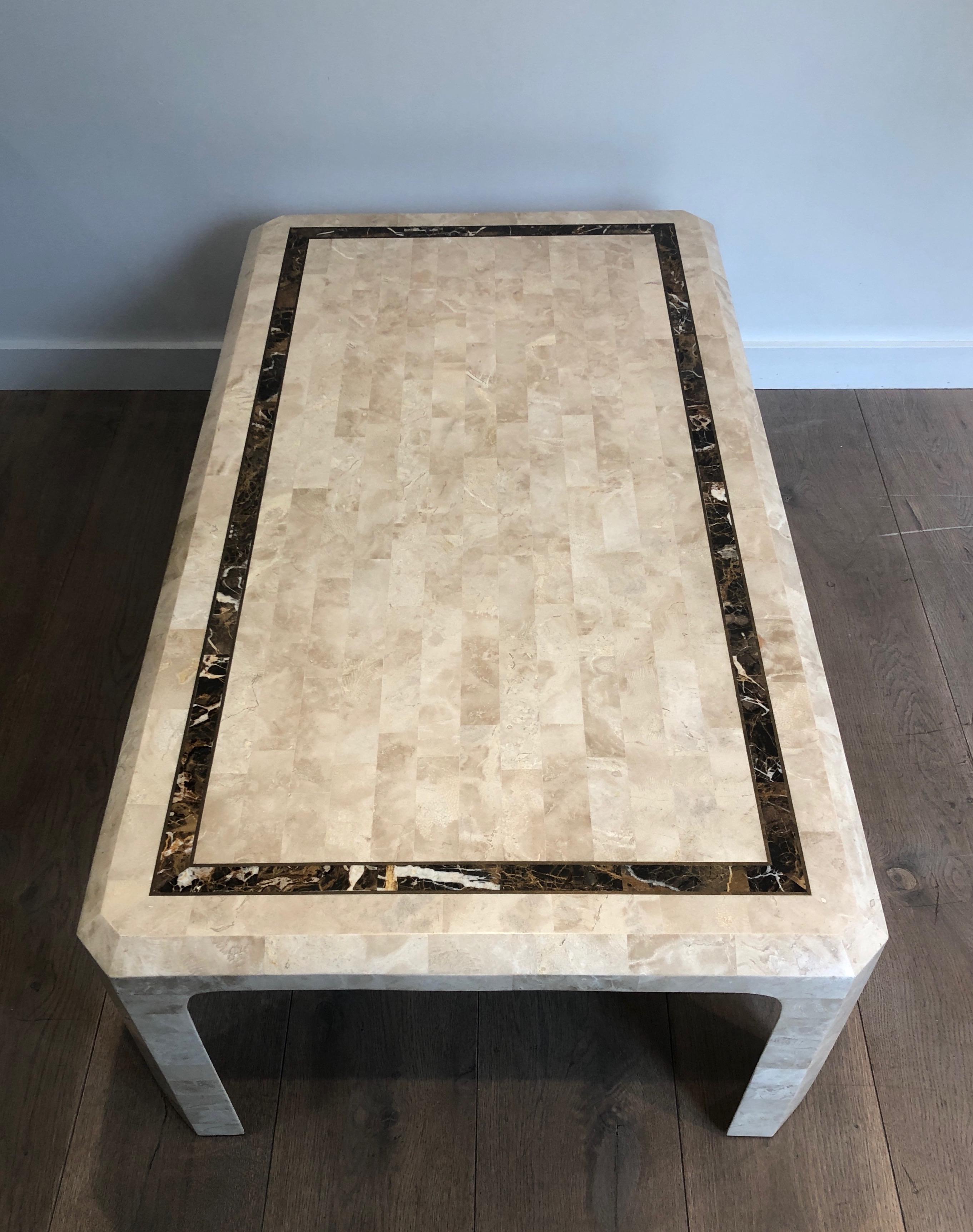 Table basse en plaques de marbre avec incrustations de lignes en laiton, française, circa 1970 en vente 1