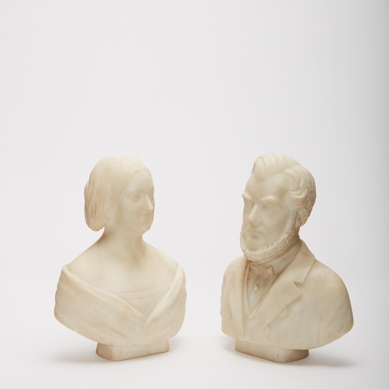 Paire de bustes en marbre d'un homme et d'une femme 19e siècle américain en vente 4