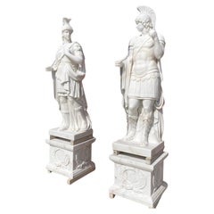 Romanische geschnitzte Marmorstatuen