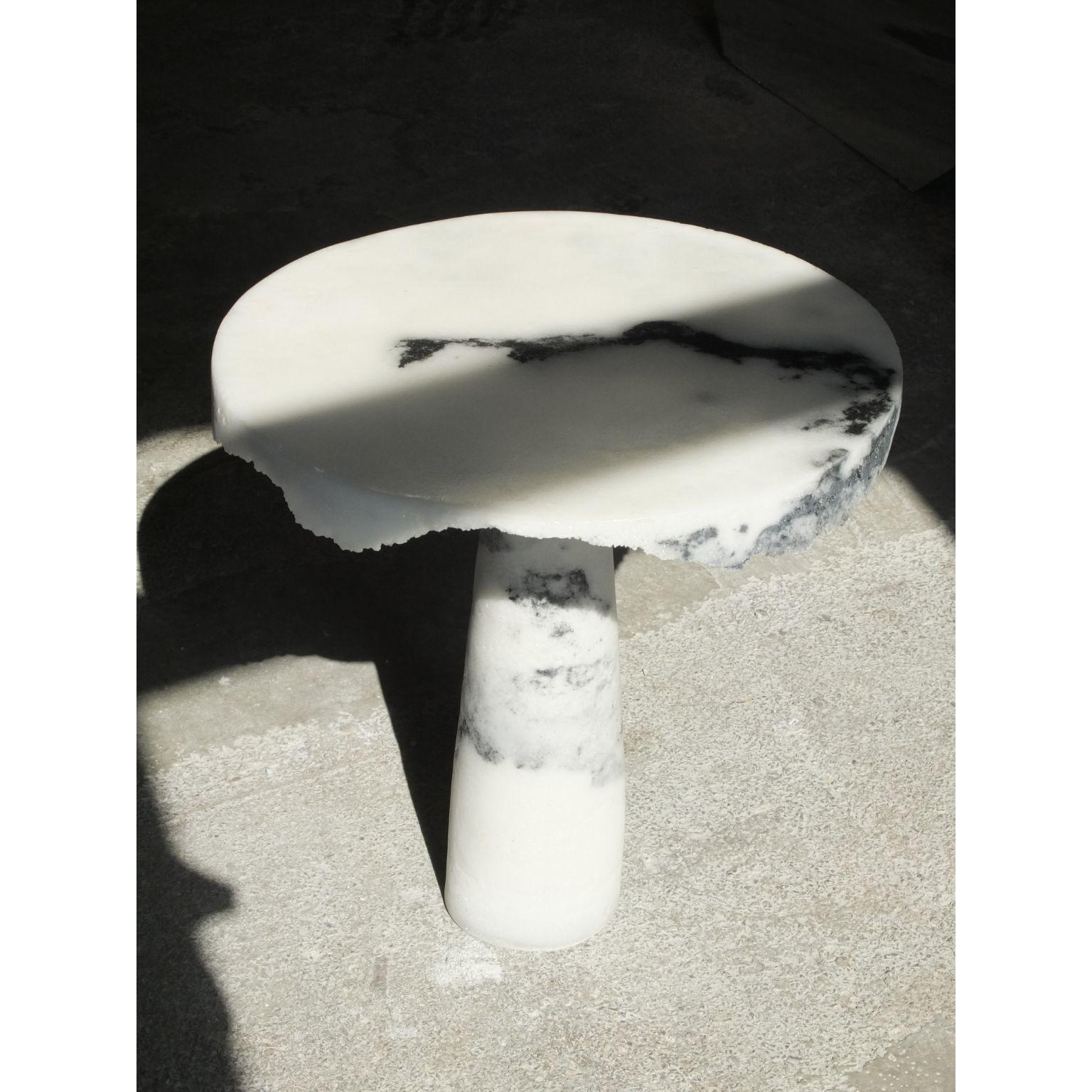 Belge Table d'appoint en marbre et sel de Roxane Lahidji en vente