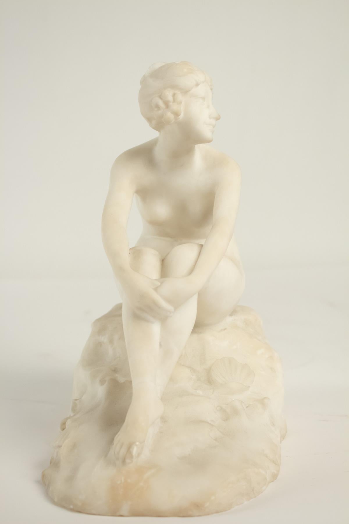 Marble Sculpture, 1900, Representing a Girl on a Rock In Good Condition In Saint-Ouen, FR