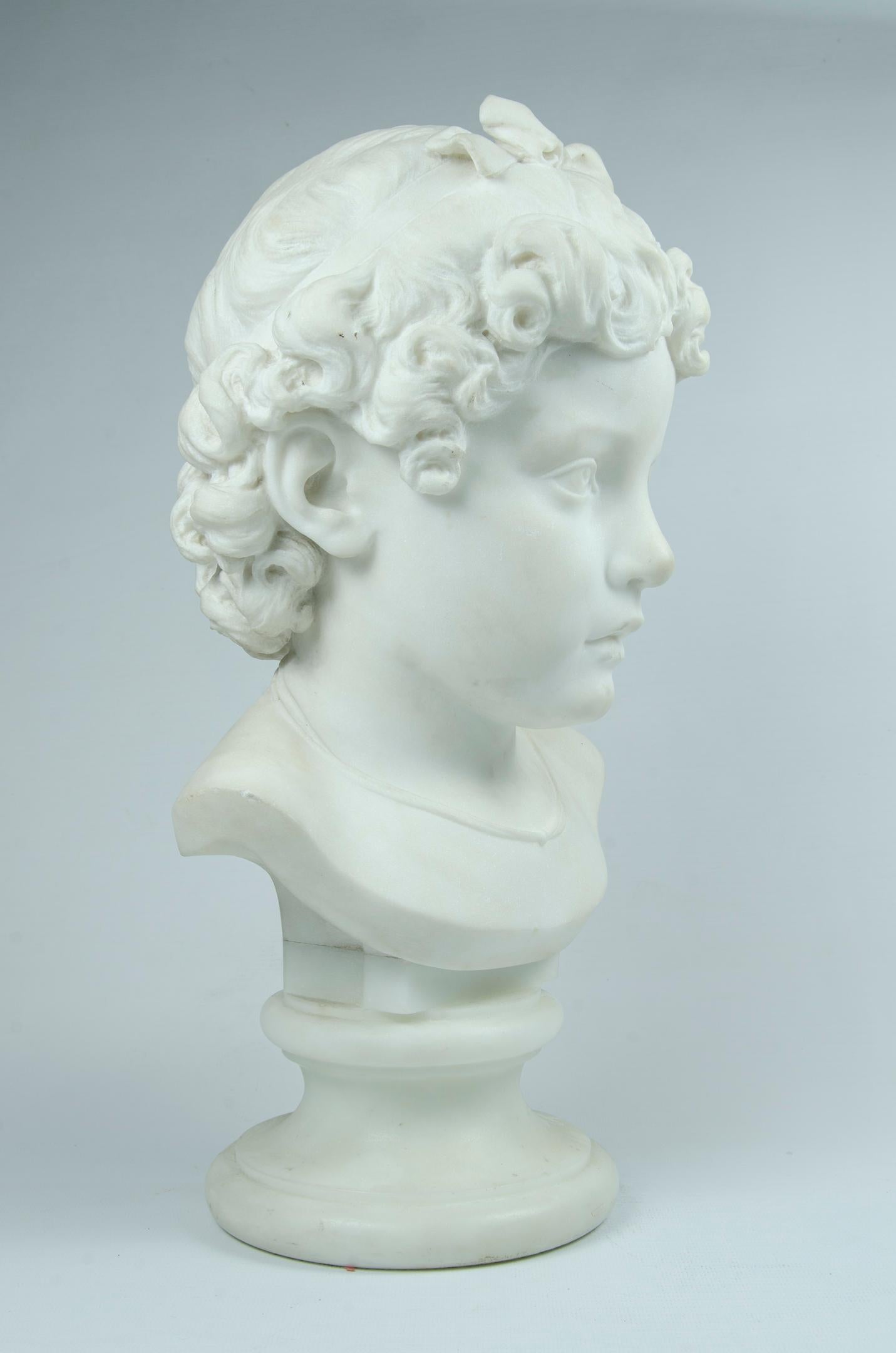 Sculpture en marbre (buste d'un enfant) F. Gerth
Origine Italie, Rome vers 1900
état parfait sans restaurations
Artiste : F. Gerth.