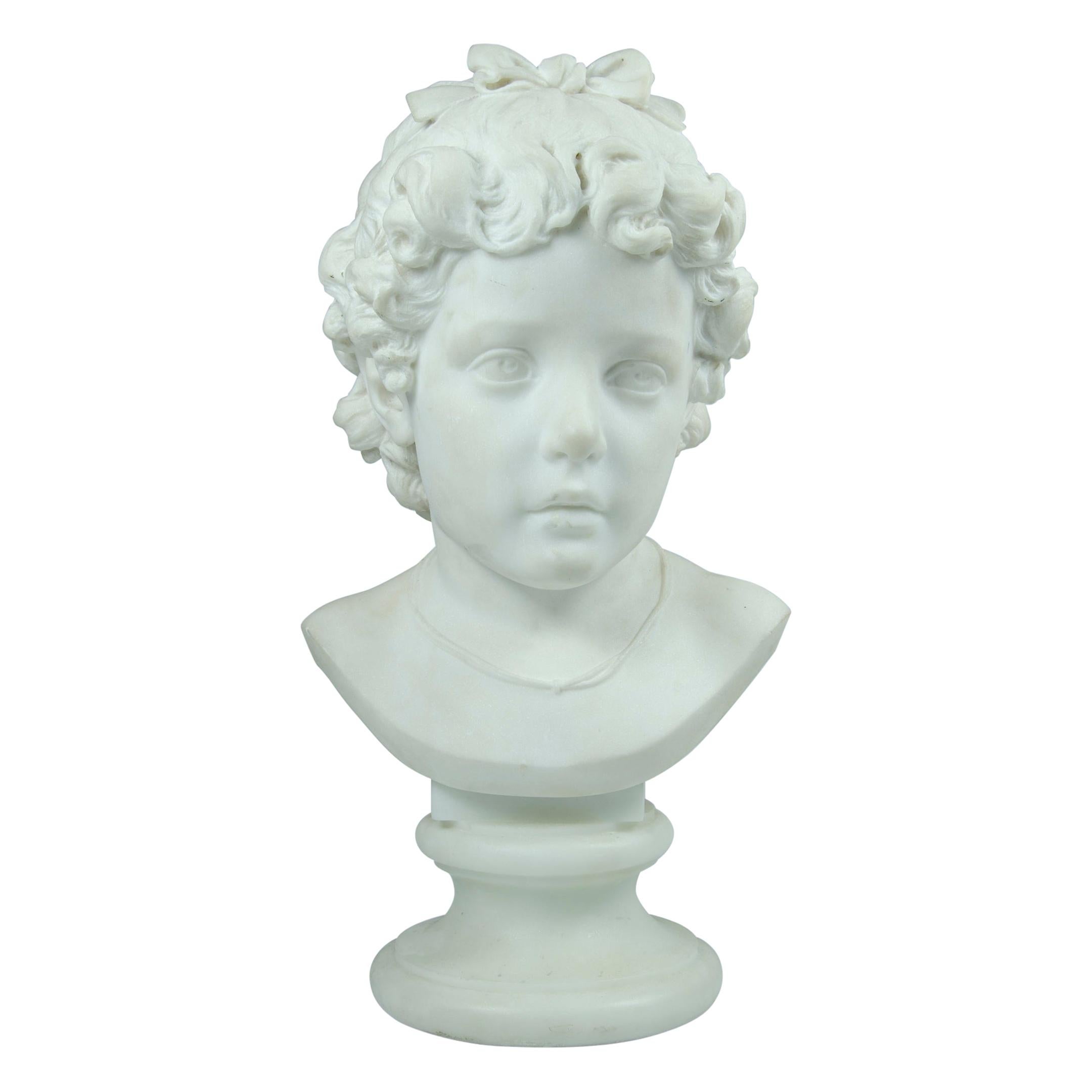 Sculpture en marbre Buste of a Child de F. Gerth