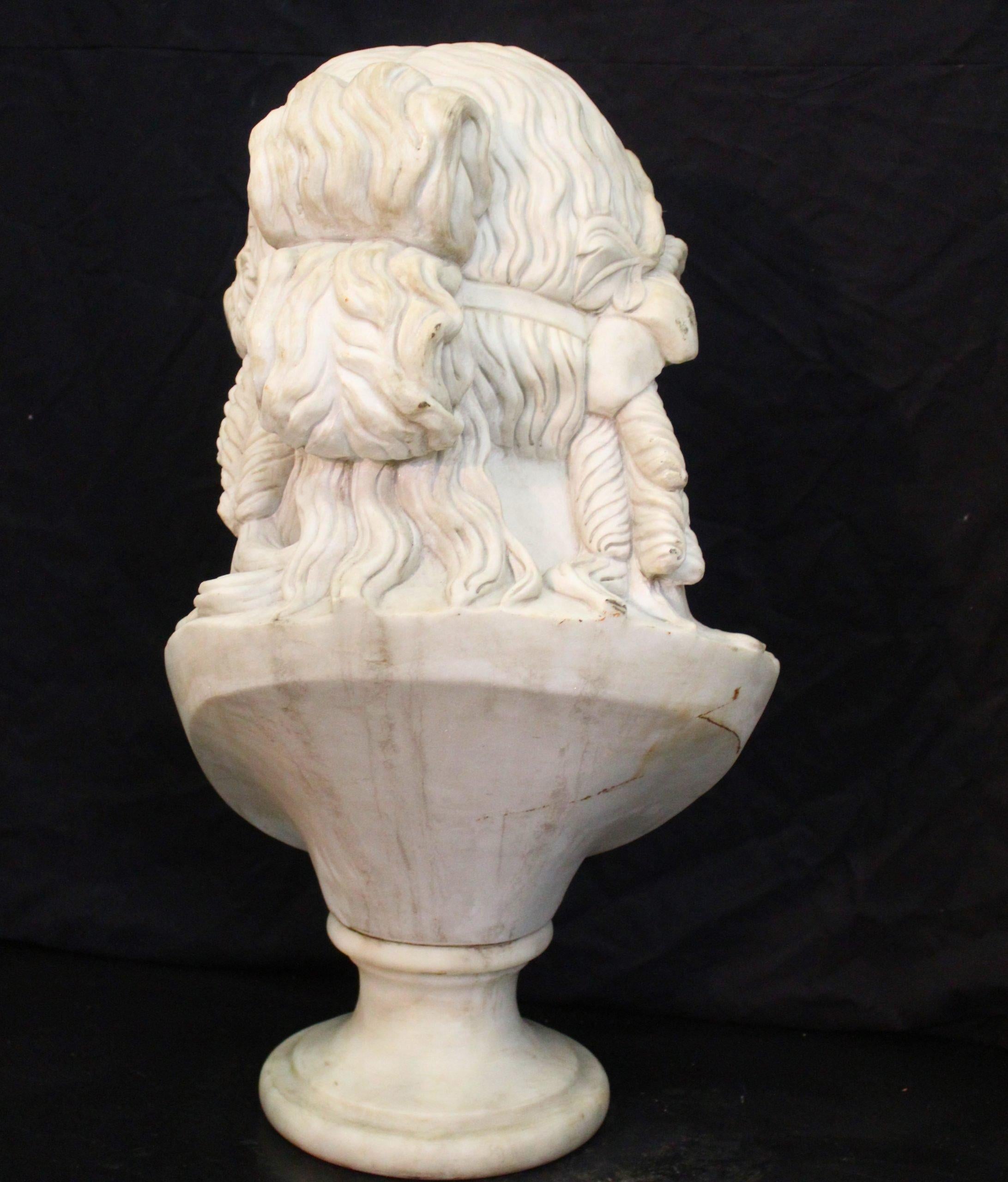 italien Buste de Dionysos en sculpture de marbre, buste en marbre de Carrare, sculpture en marbre en vente