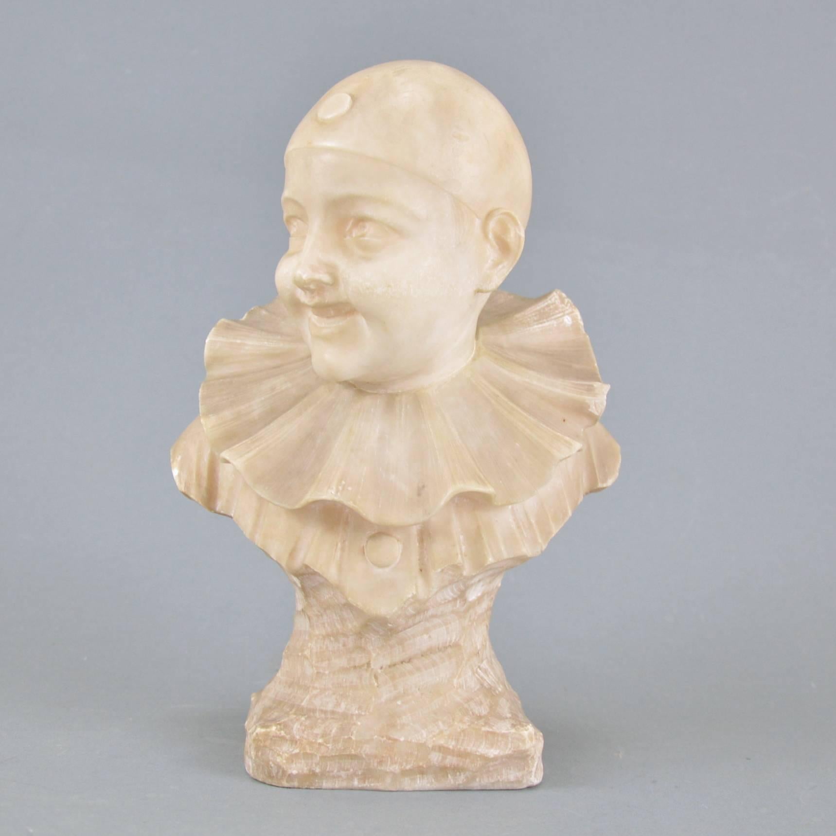 Marble sculpture buste of a boy in a costume of Pierrot. Signed, late 19th-early 20th century.

Measures: Height 24 cm.

Good condition, several chips (see the photos).