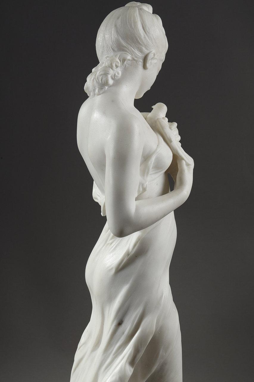 Sculpture en marbre appelée « Jeune femme avec une colombe » et signée Hippolyte Moreau 8