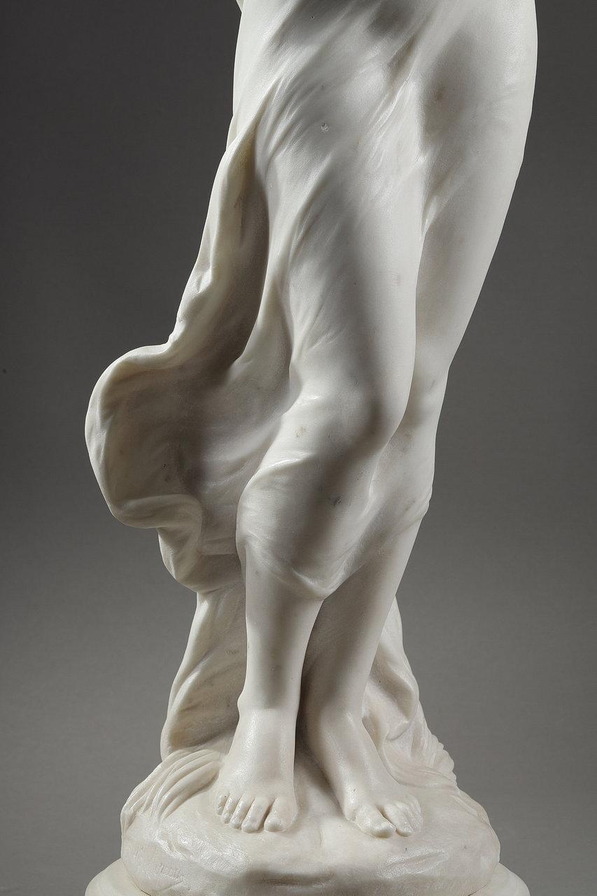 Sculpture en marbre appelée « Jeune femme avec une colombe » et signée Hippolyte Moreau 9