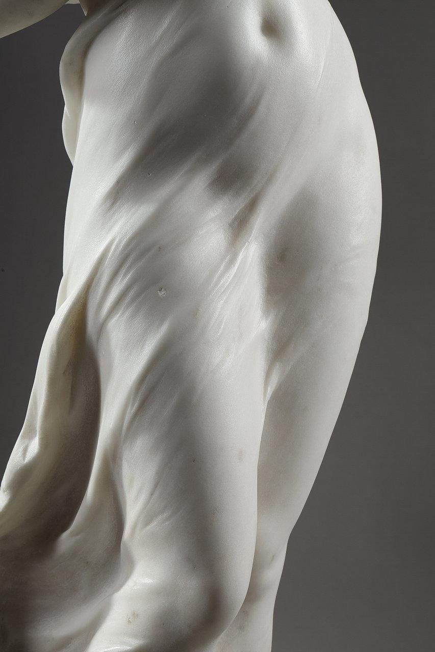 Sculpture en marbre appelée « Jeune femme avec une colombe » et signée Hippolyte Moreau 10