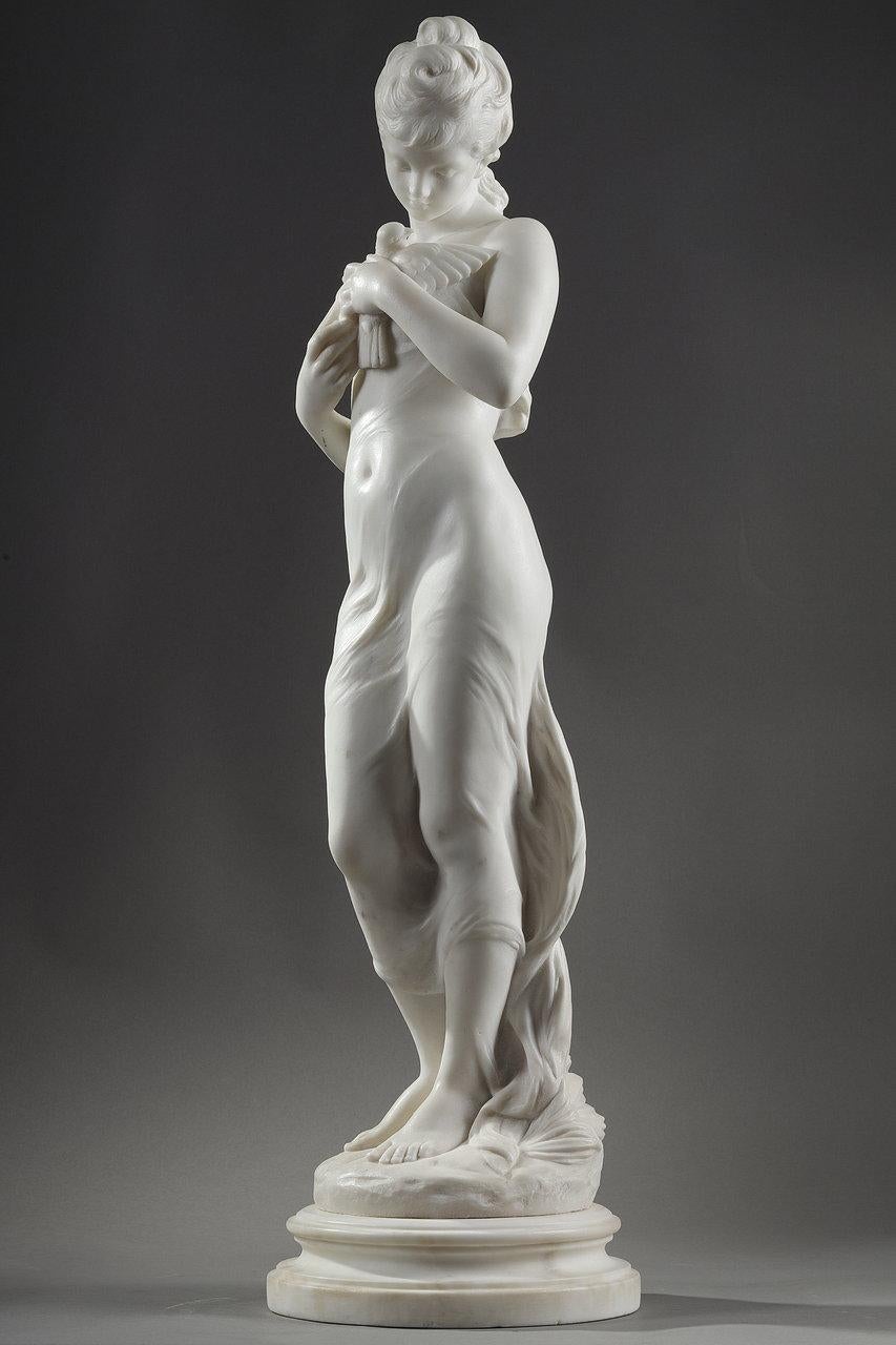 Néoclassique Sculpture en marbre appelée « Jeune femme avec une colombe » et signée Hippolyte Moreau