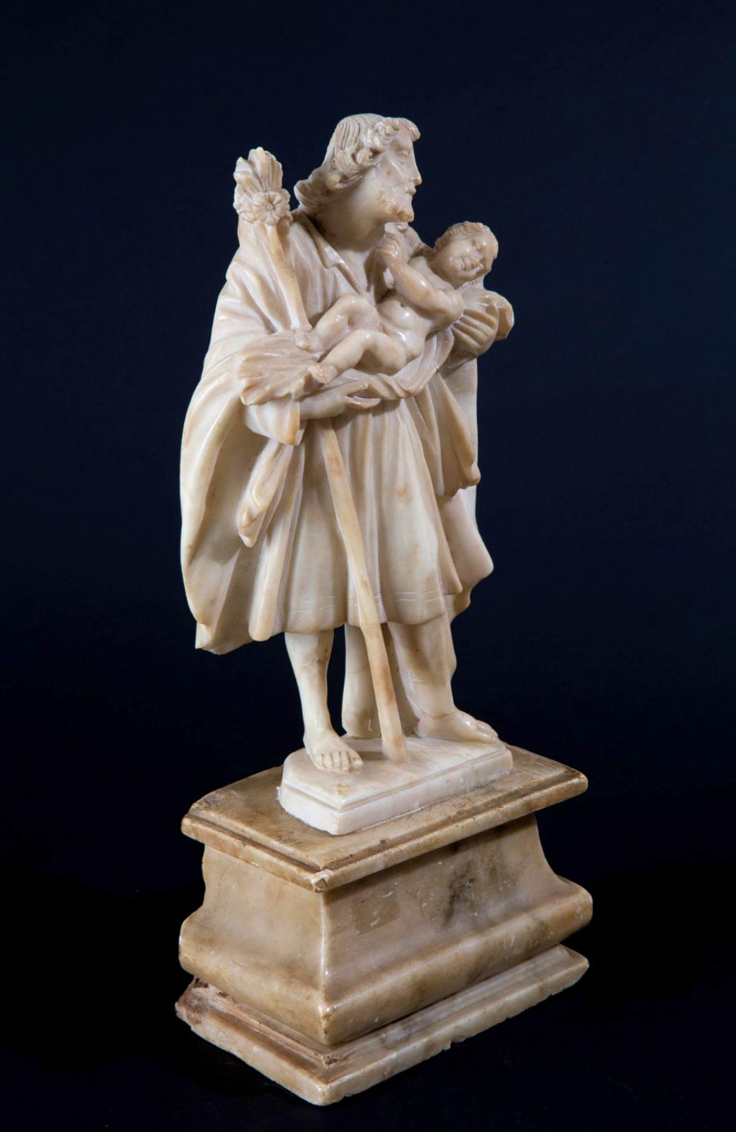 Marmorskulptur mit der Darstellung des „Saint Cristofer“ aus dem 18. Jahrhundert (Barock) im Angebot