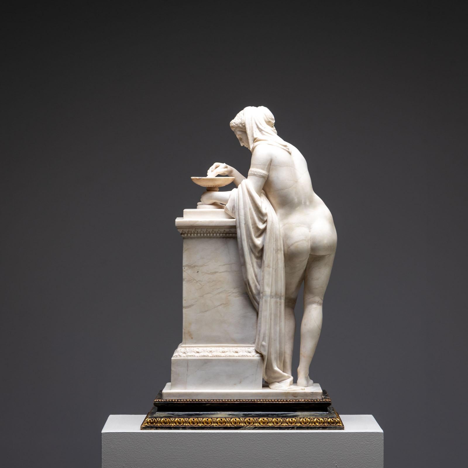 Sculpture en marbre représentant une nymphe, 19e siècle en vente 7