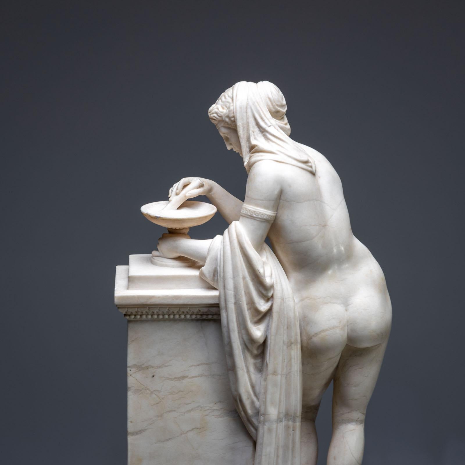 Sculpture en marbre représentant une nymphe, 19e siècle en vente 8