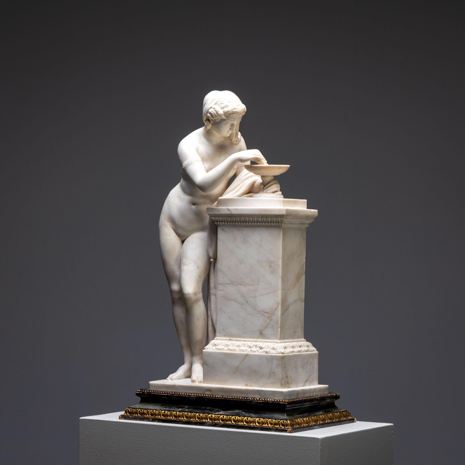 Sculpture en marbre représentant une nymphe, 19e siècle en vente 1