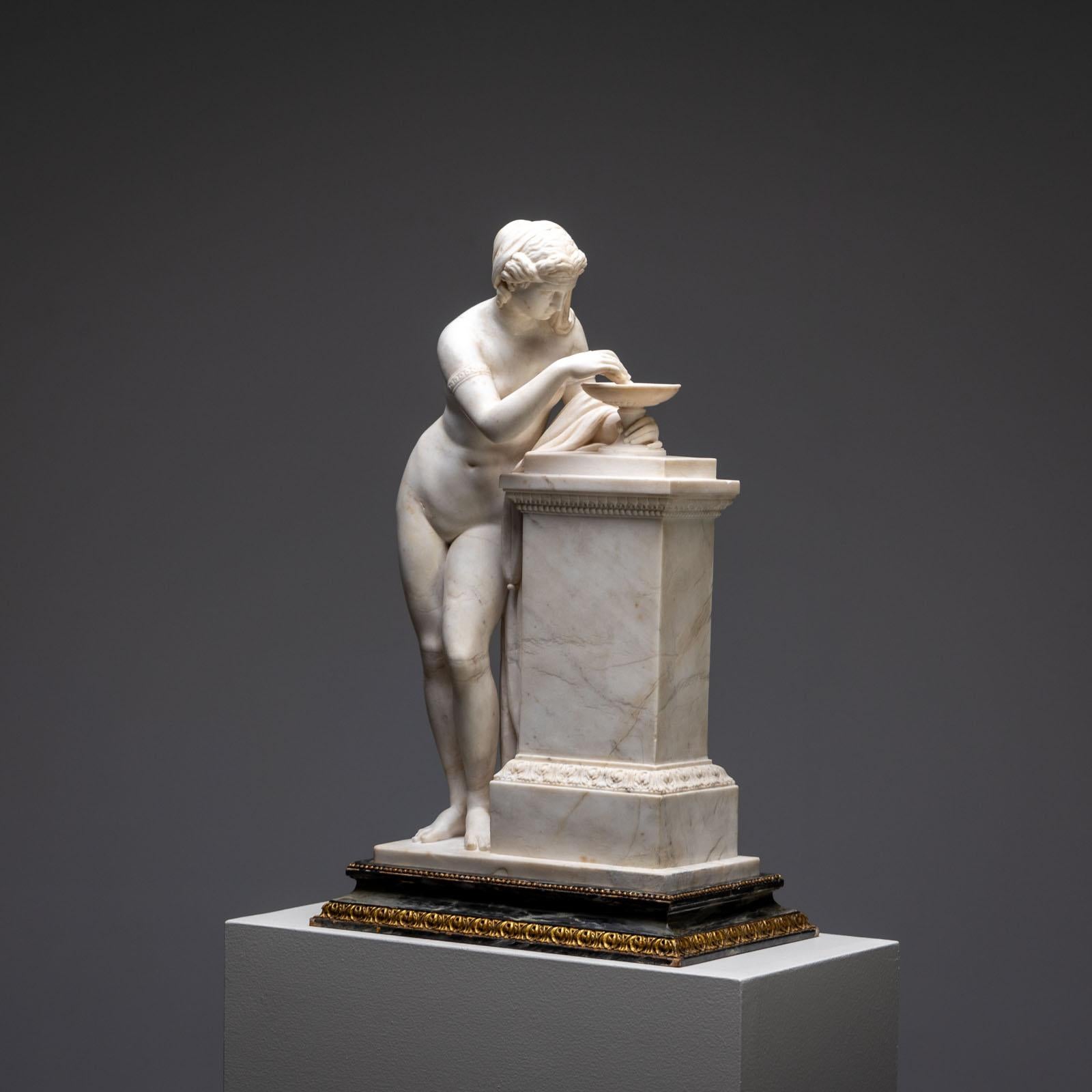 Sculpture en marbre représentant une nymphe, 19e siècle en vente 3