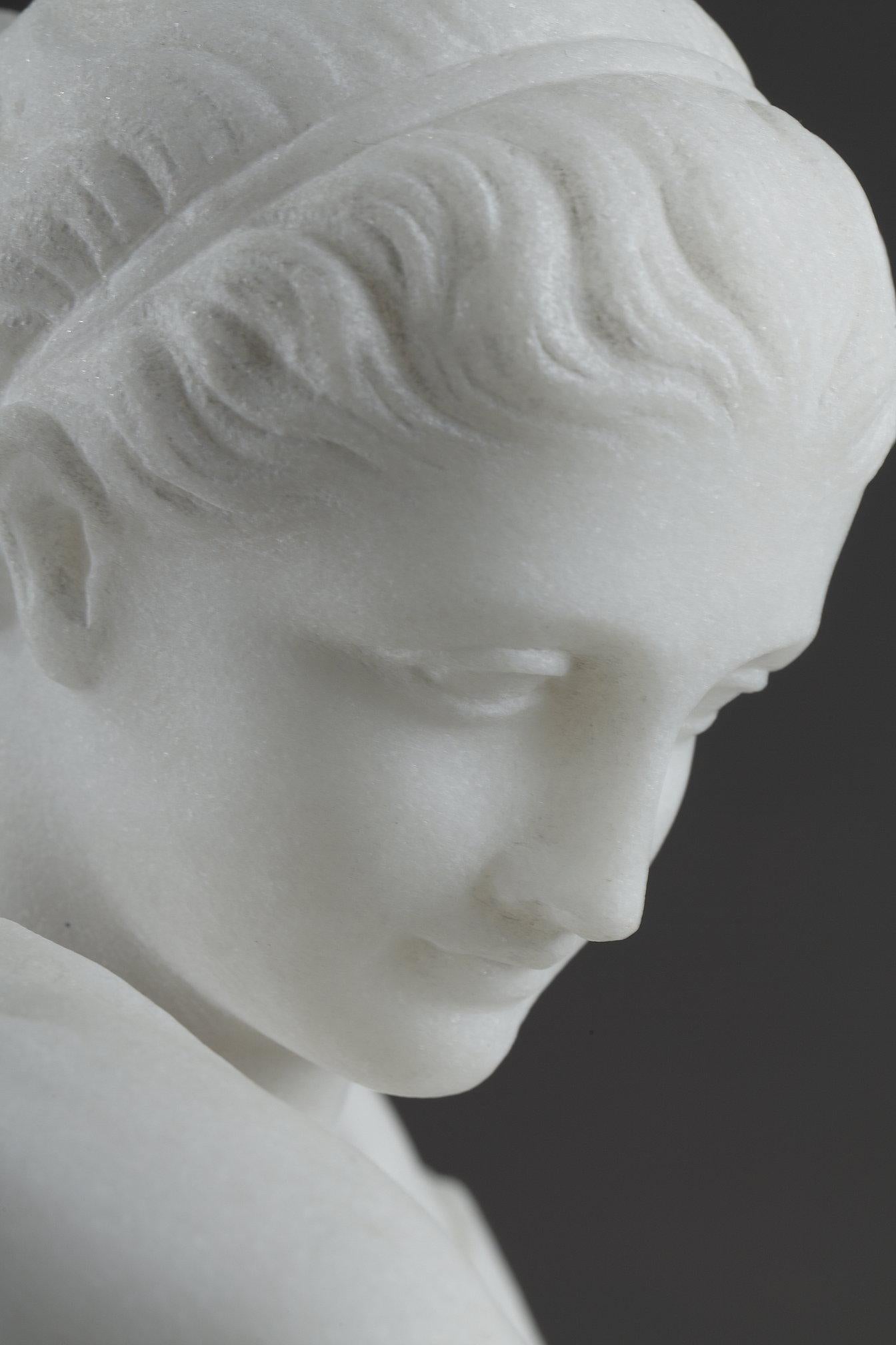 Sculpture en marbre de Diane de Gabies, signée Pugi en vente 11
