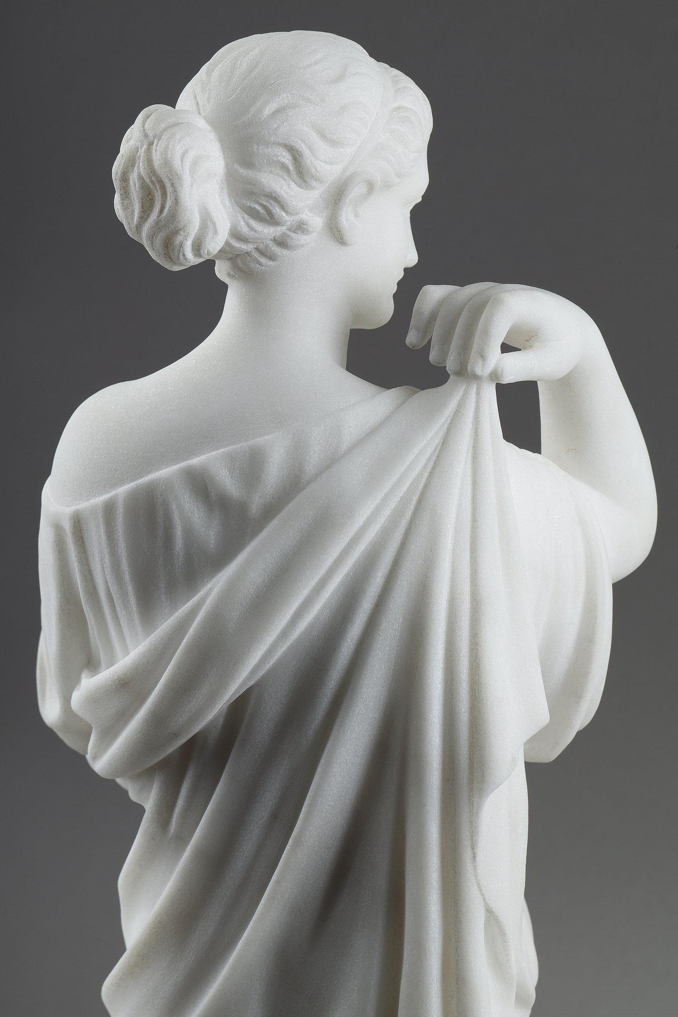 Sculpture en marbre de Diane de Gabies, signée Pugi en vente 14