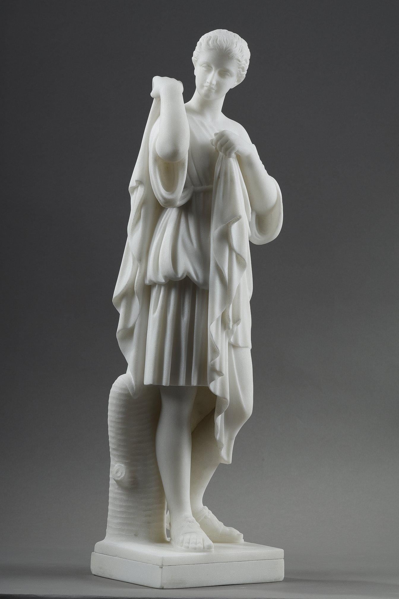 Marble Sculpture of Diane de Gabies, signed Pugi In Good Condition For Sale In Paris, FR