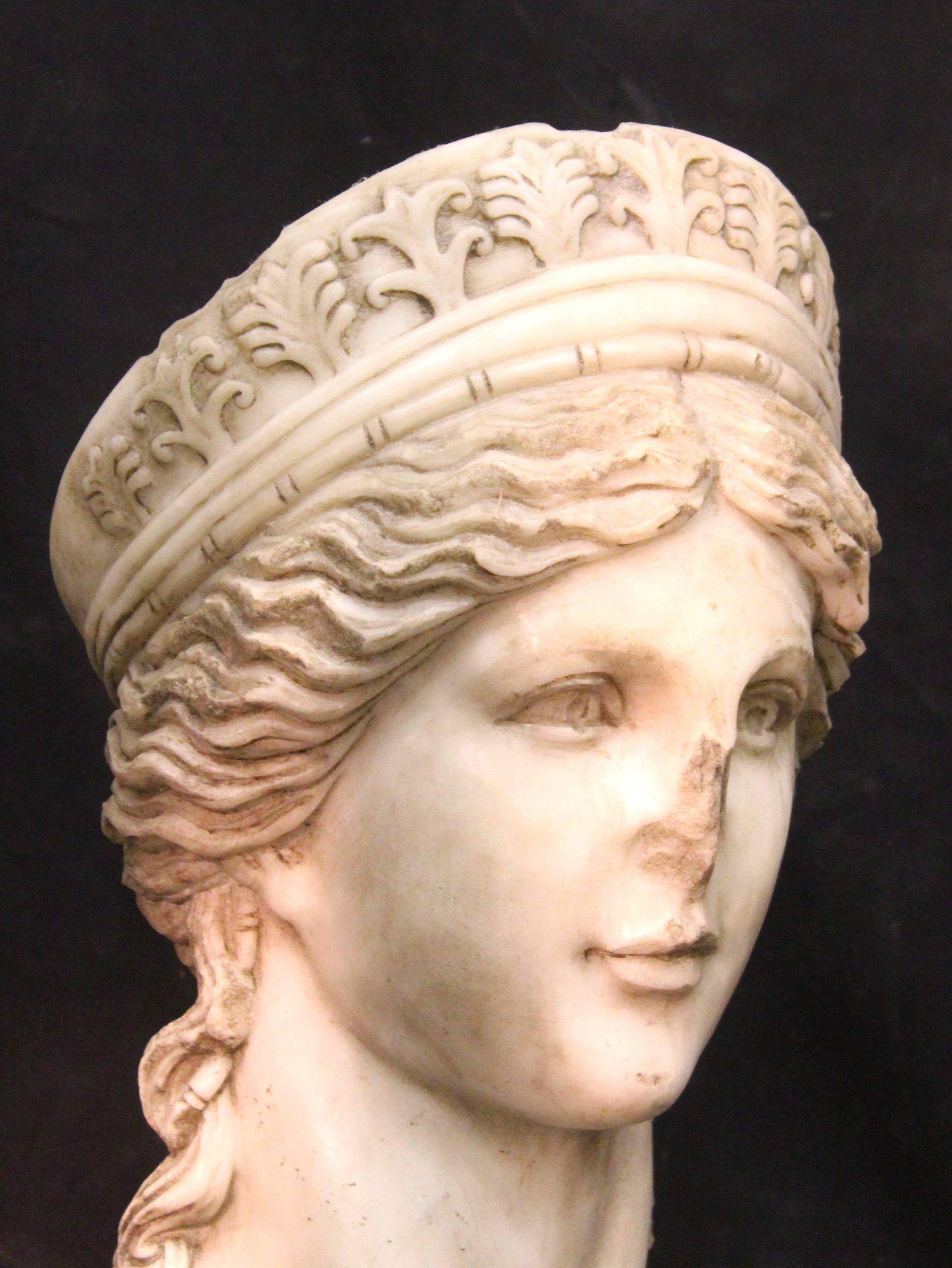 Marmo Scultura in marmo di Hera in vendita