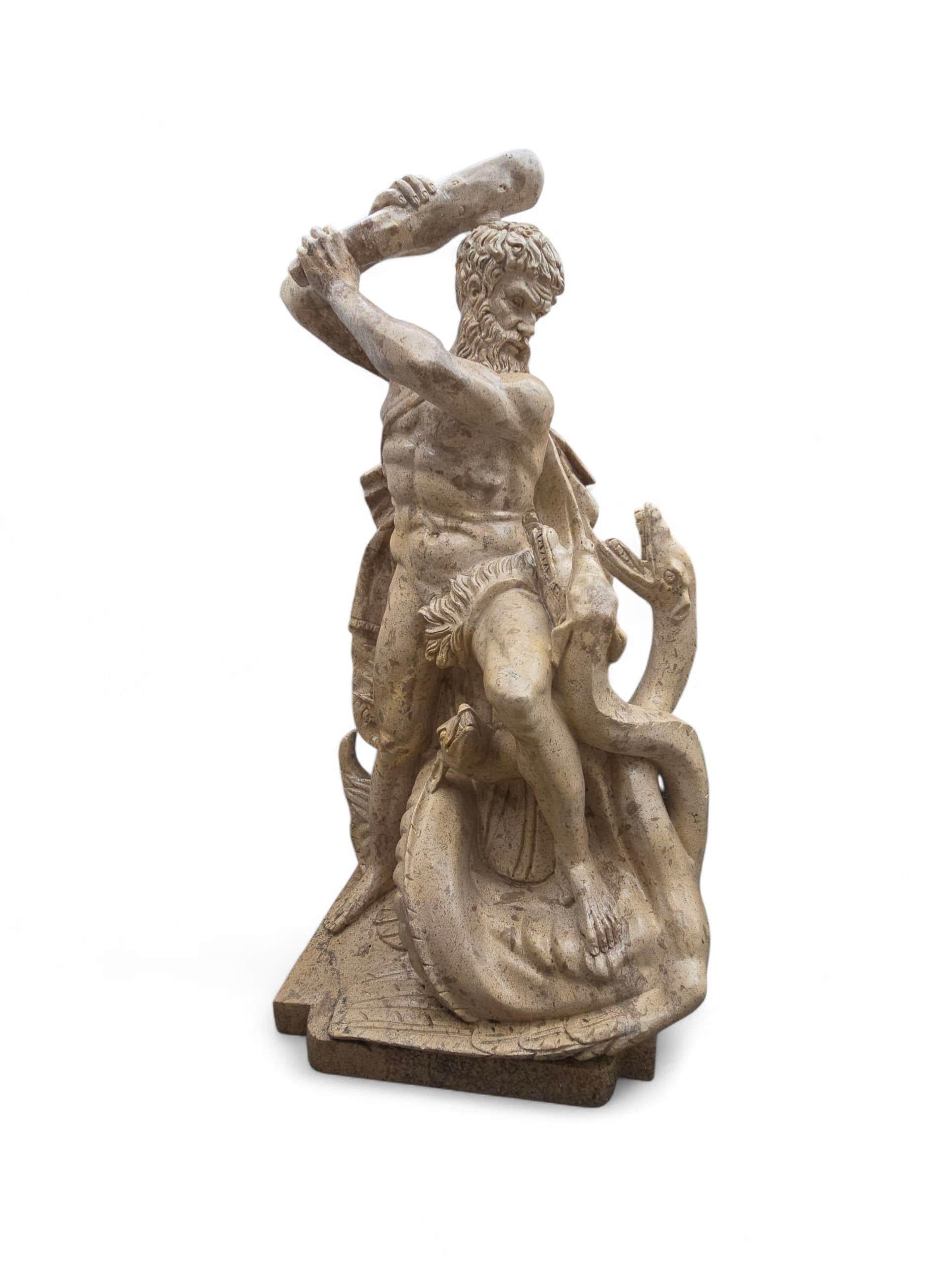 Sculpture en marbre d'Hercule combattant les serpents, Italie, début du XXe siècle Bon état - En vente à Madrid, ES