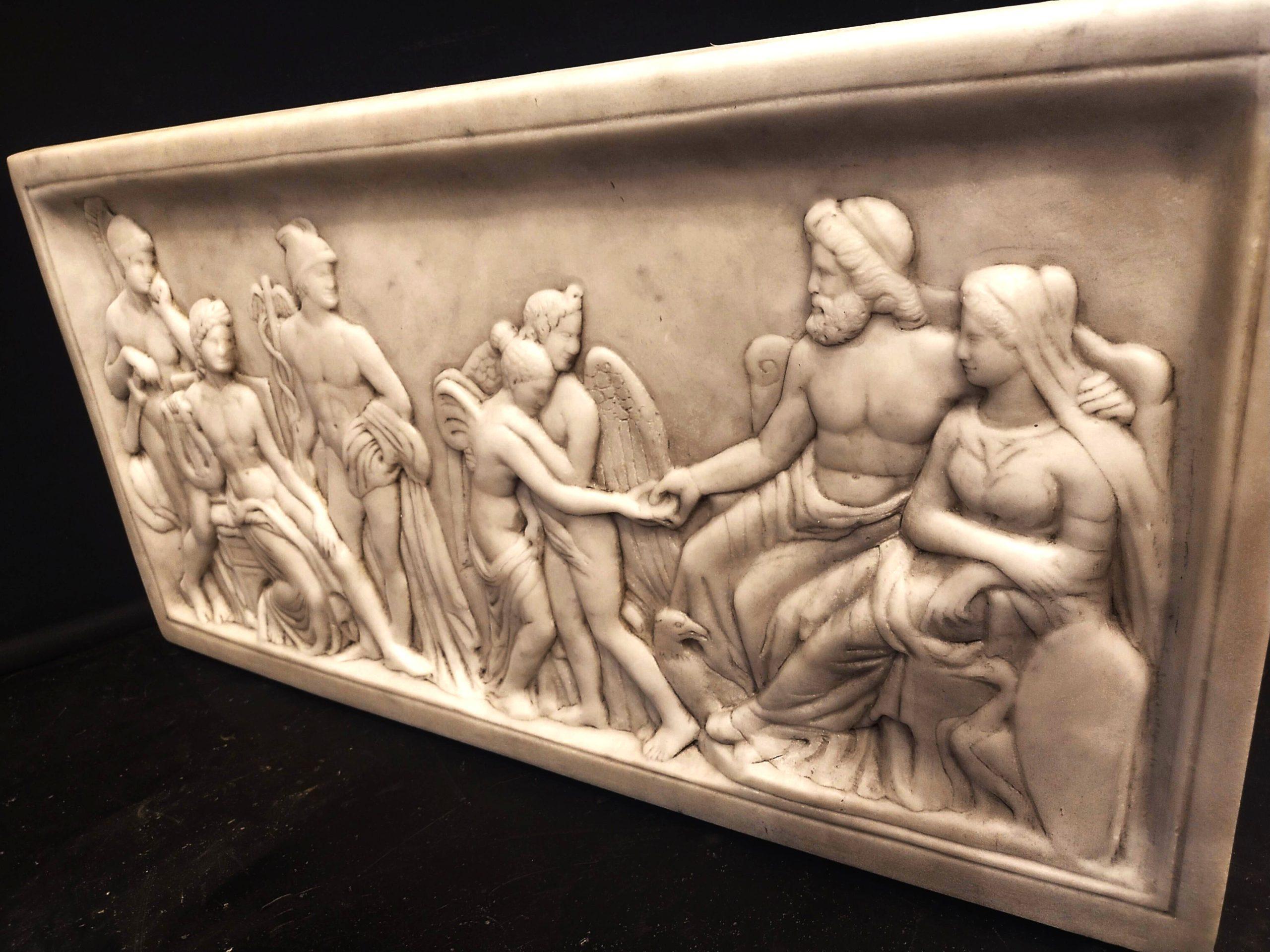  Sculpture en marbre, Relief d'une scène mythologique en marbre de Carrare