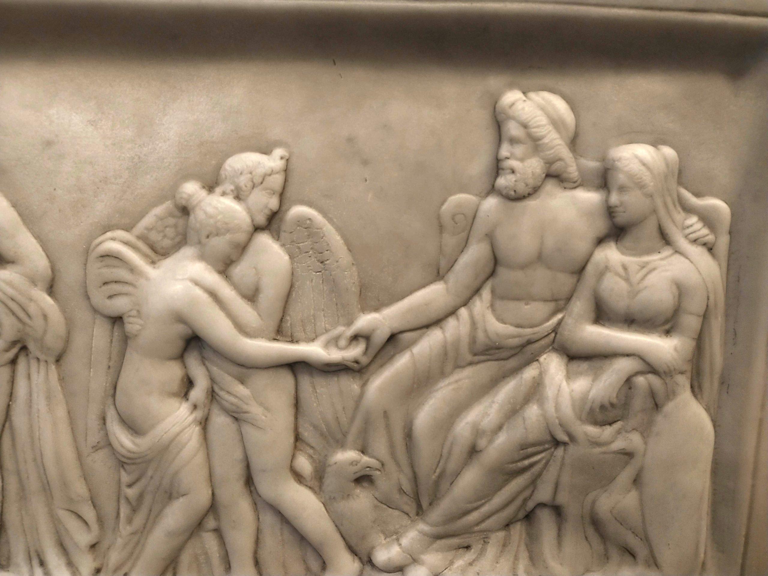 Sculpture en marbre, Relief d'une scène mythologique en marbre de Carrare Excellent état - En vente à Rome, IT