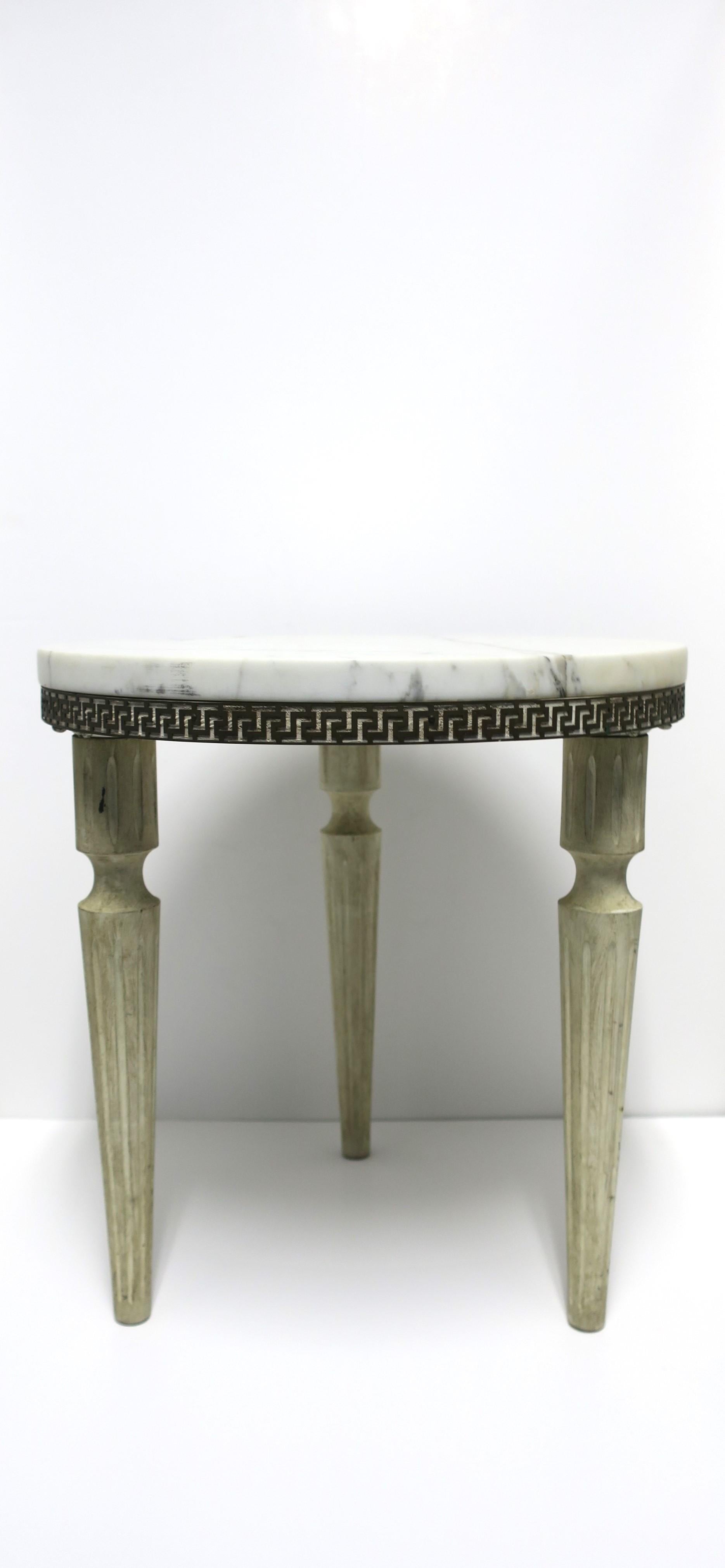 Marble Side Drinks Table in the Neoclassical Style In Good Condition In New York, NY
