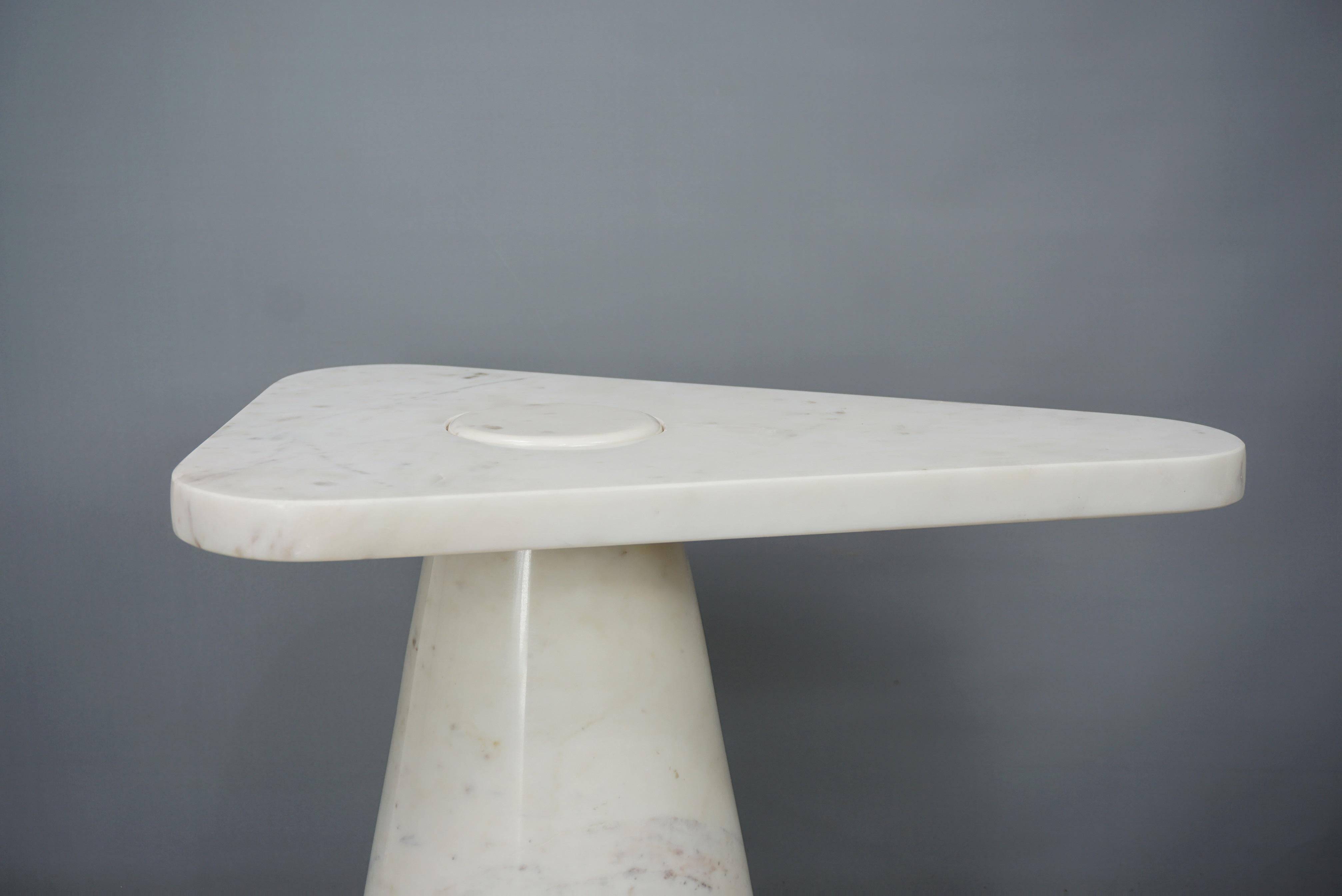 Italian 1970s Design Style White Marble Side Table  For Sale 2