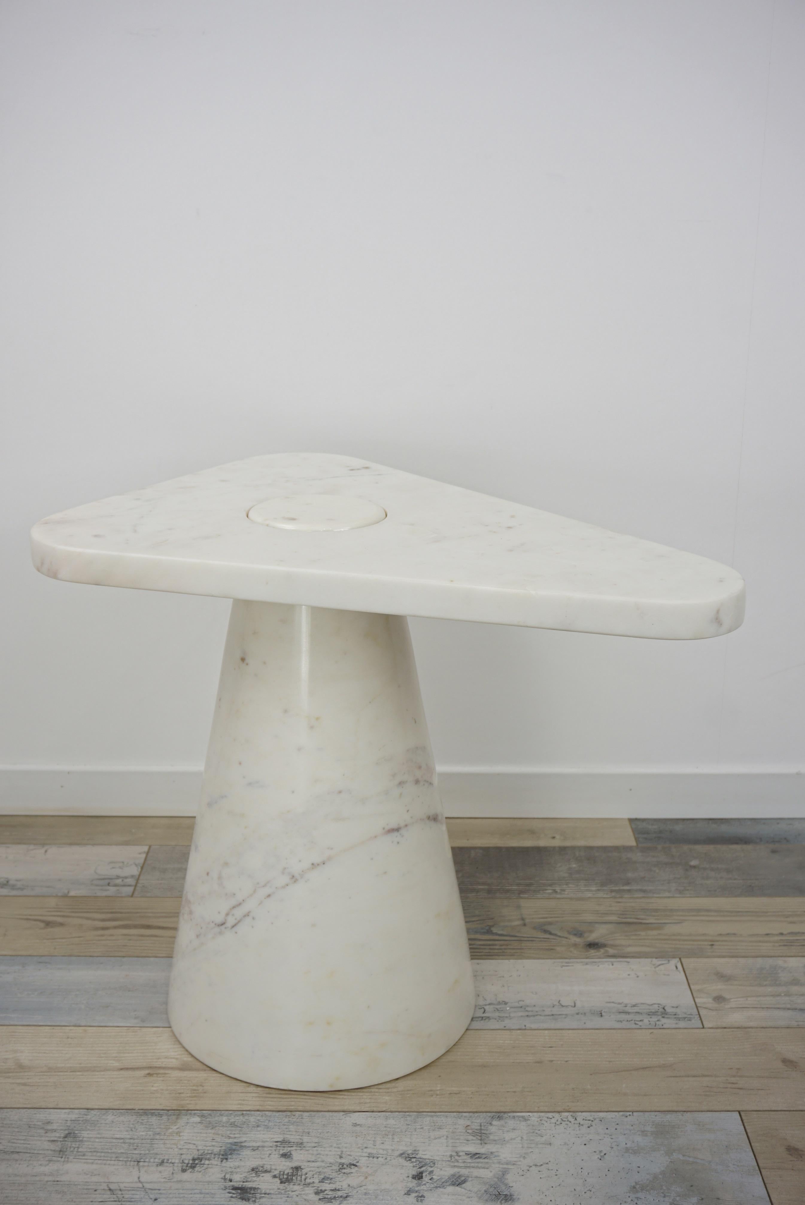 Italian 1970s Design Style White Marble Side Table  For Sale 8
