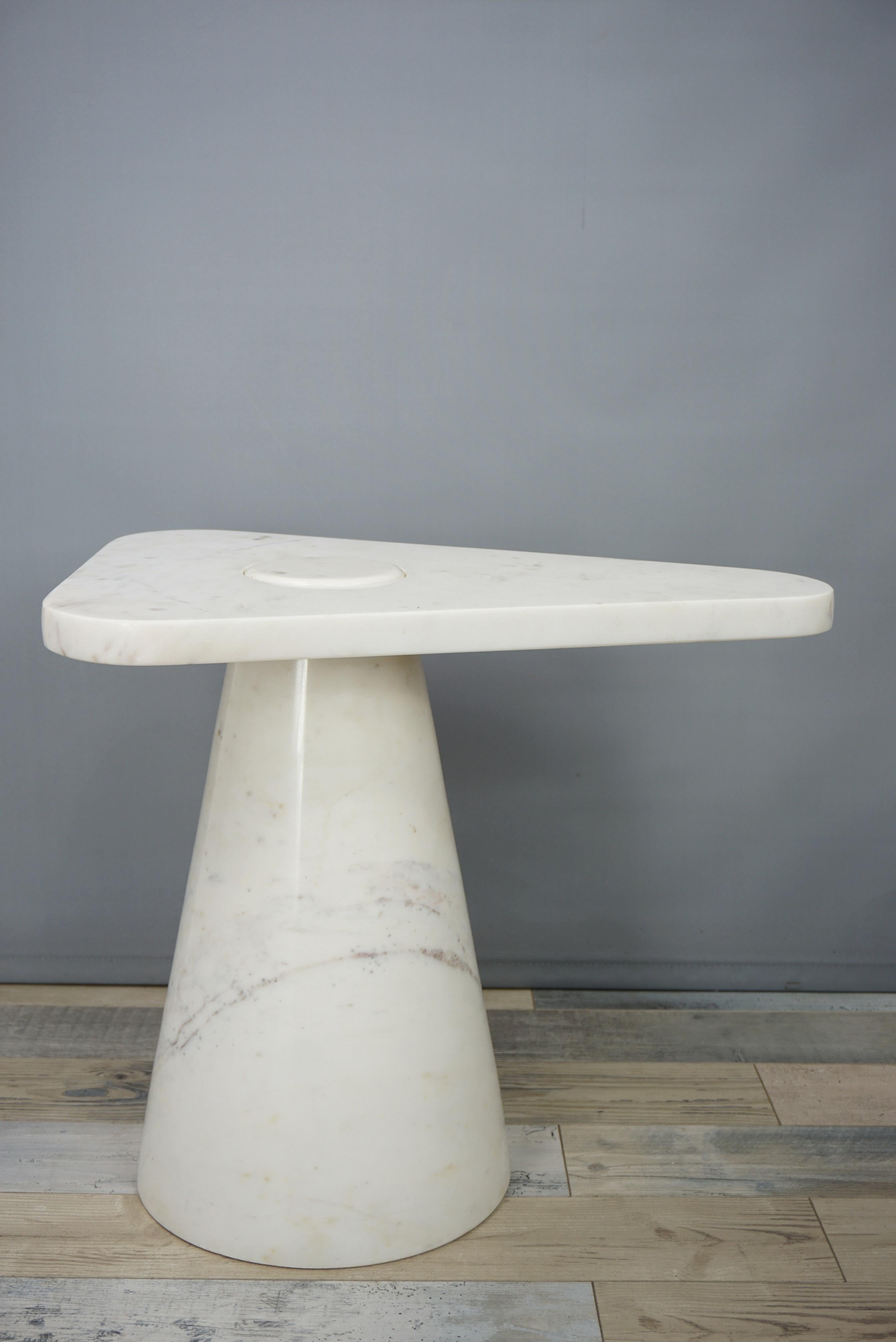 Italian 1970s Design Style White Marble Side Table  For Sale 1