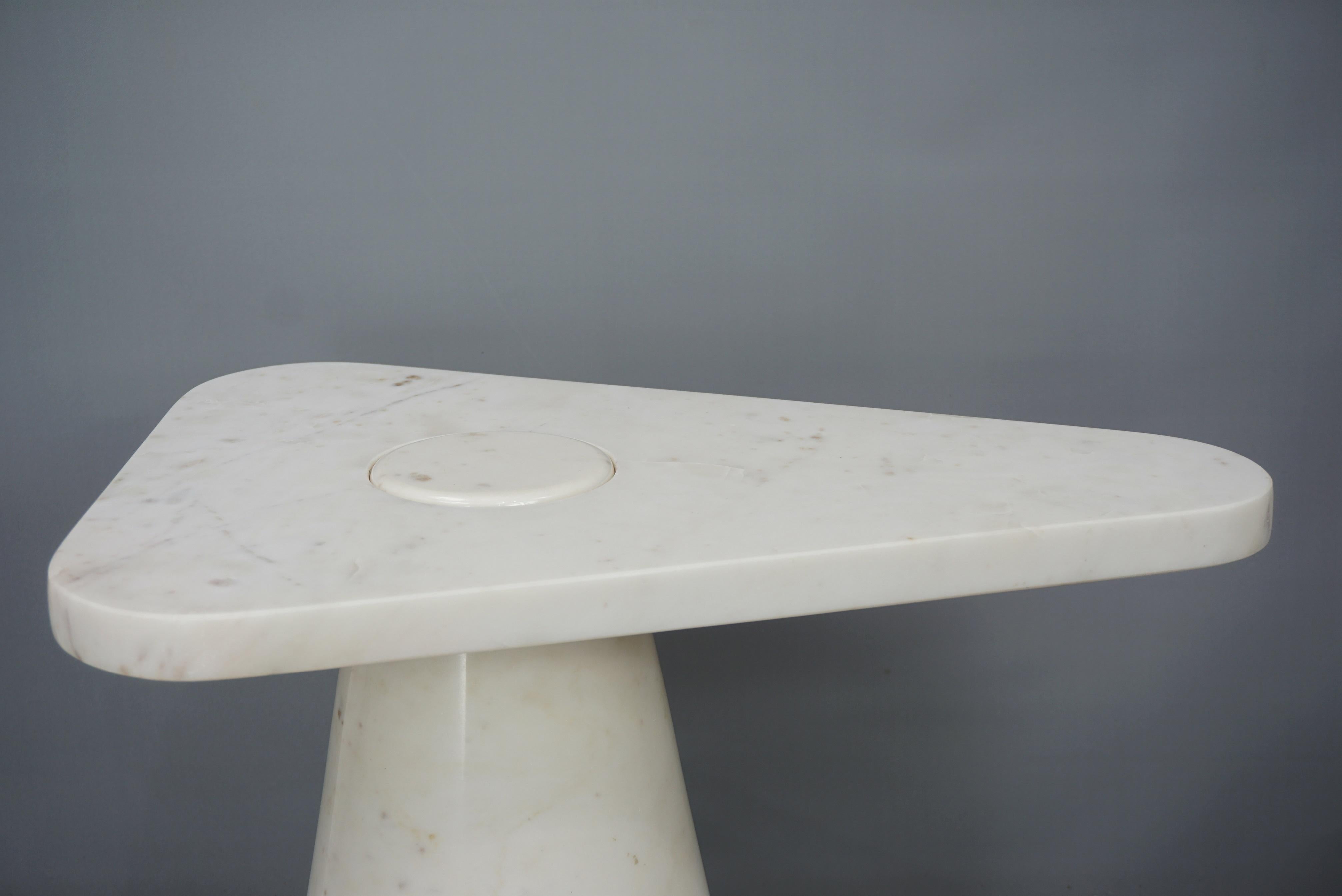 Space Age Italian 1970s Design Style White Marble Side Table  For Sale