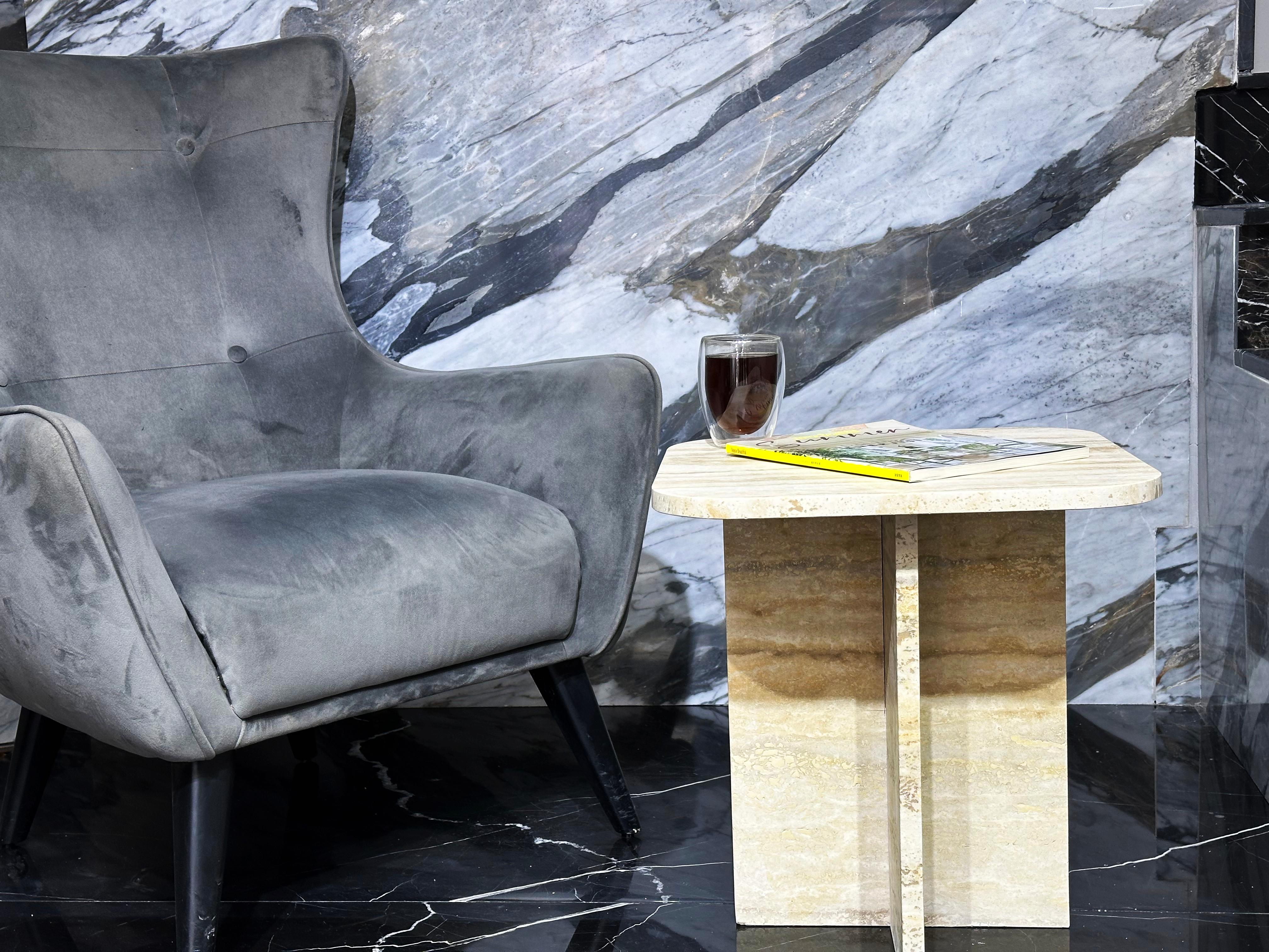 TRAVERTINE / MARBLE SIDE TABLE

Type of Marble: Travertine
Dimensions: 31
