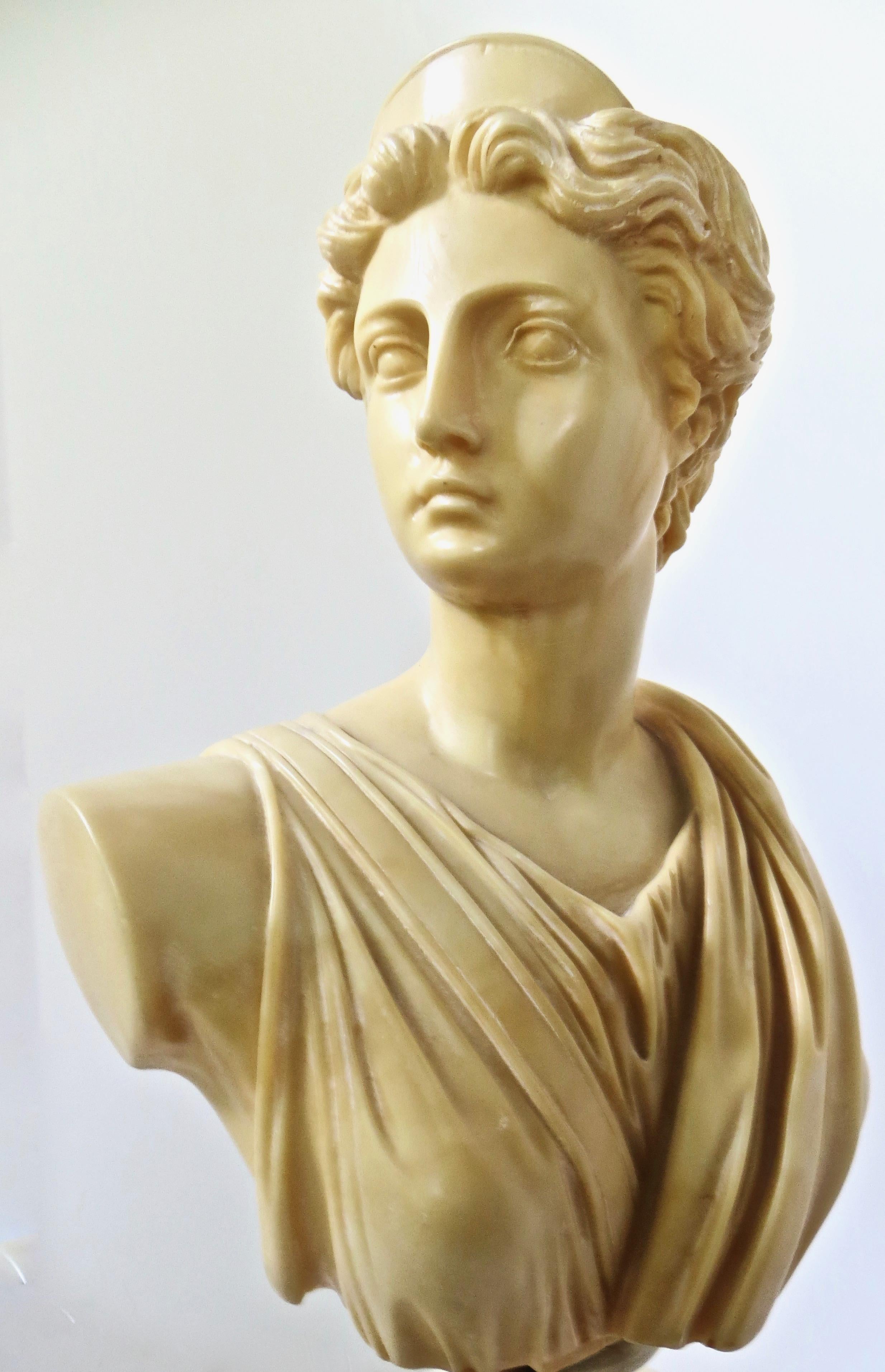 Buste simulé en marbre de « Artemis ». Grèce, vers les années 1950 Bon état - En vente à Incline Village, NV