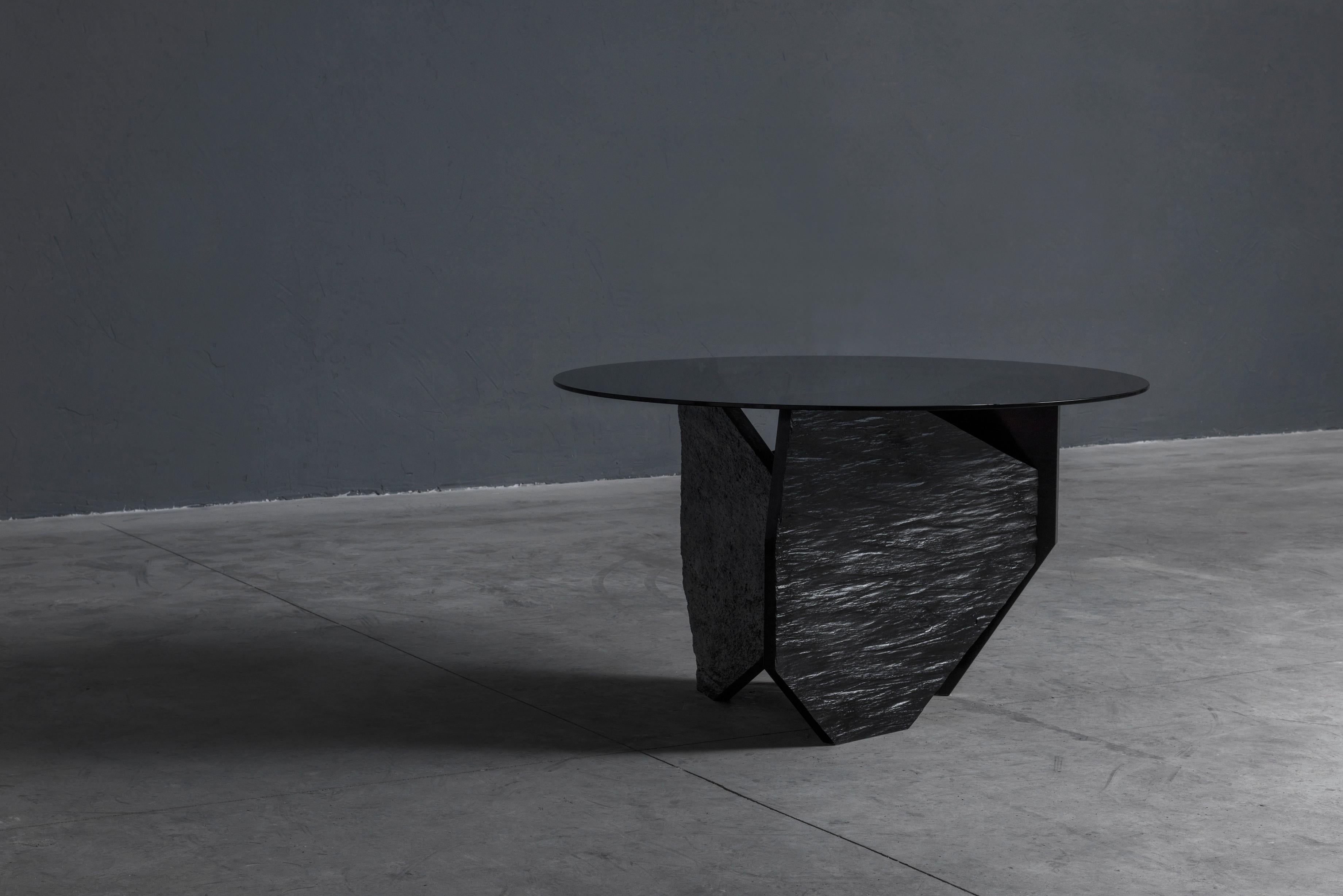 Marble slate dining table signed by Frederic Saulou
Designer: Frederic Saulou.
Title: Fragmenté
Materials: Trelaze black slate.
Dimensions: 75 x 130 x 130 cm
Edition of eight.
Signed and numbered.

